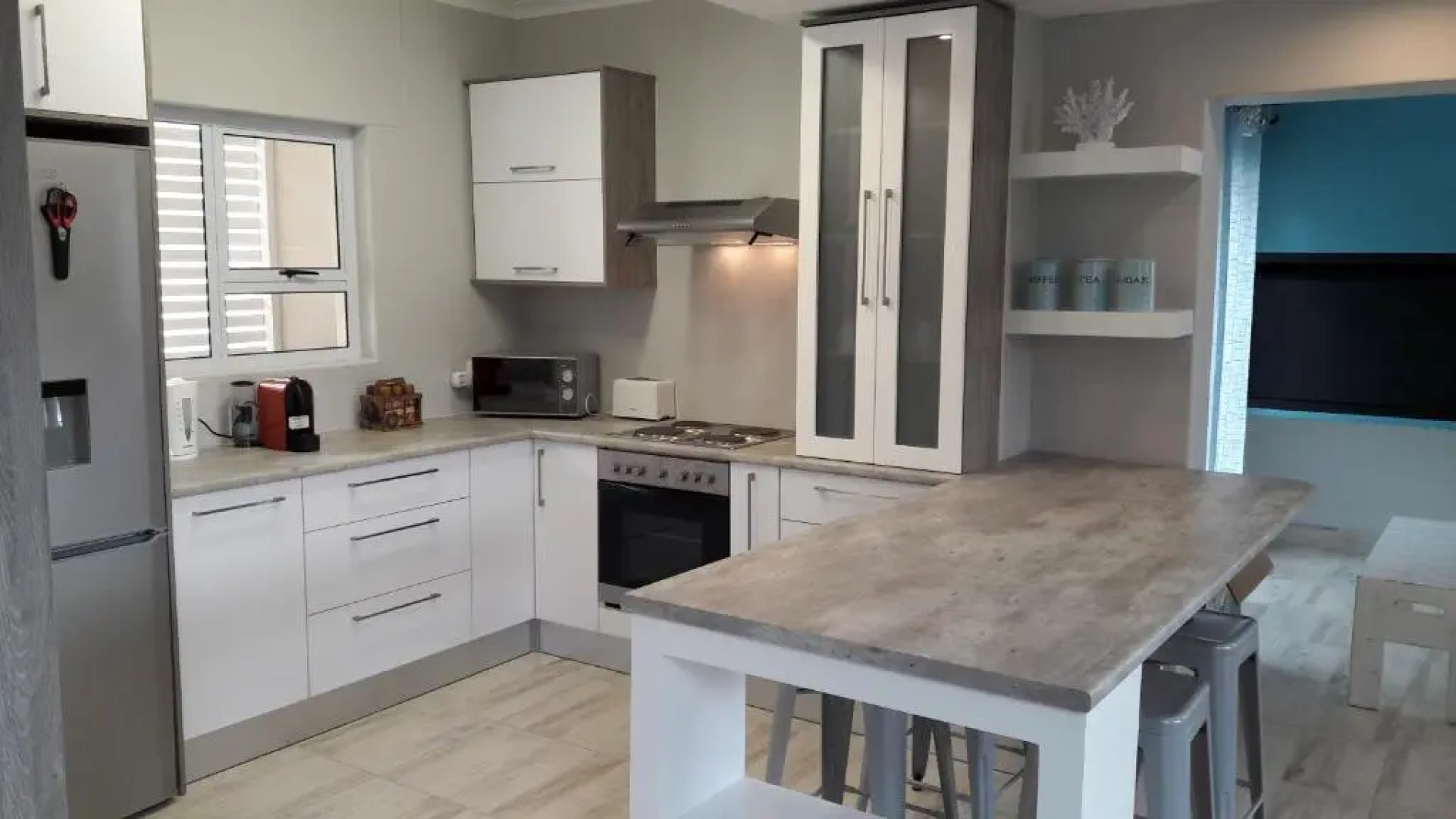 The Waterfront Cottage F12