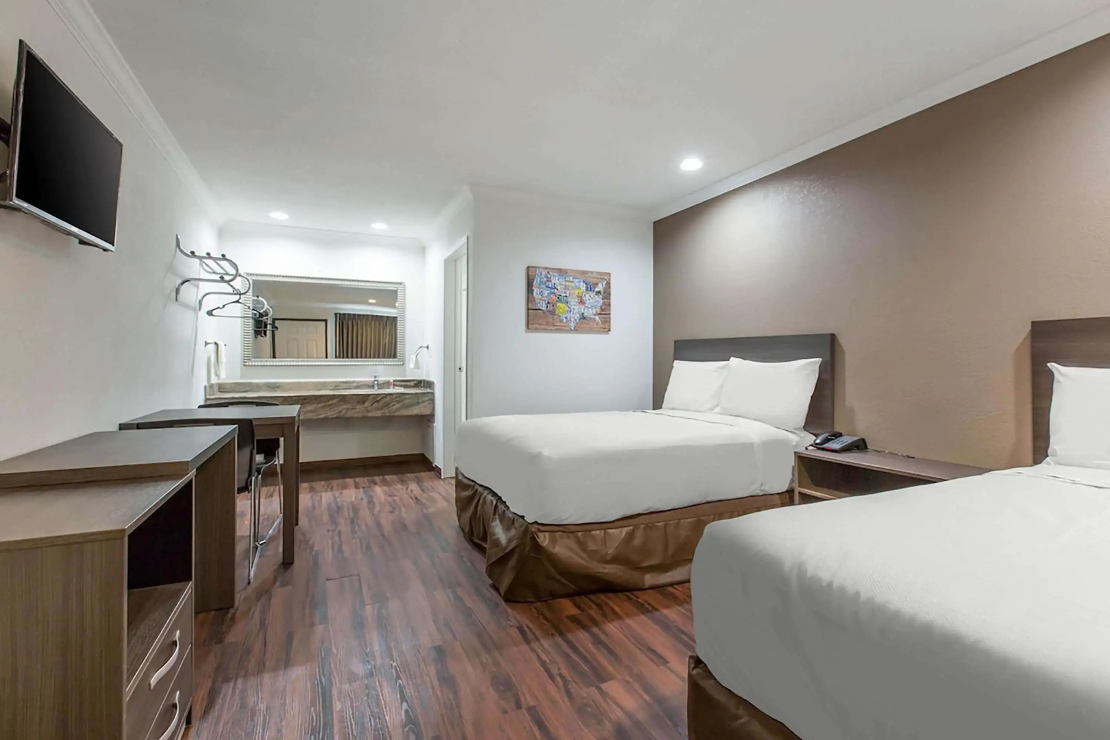 Baymont by Wyndham Bakersfield
