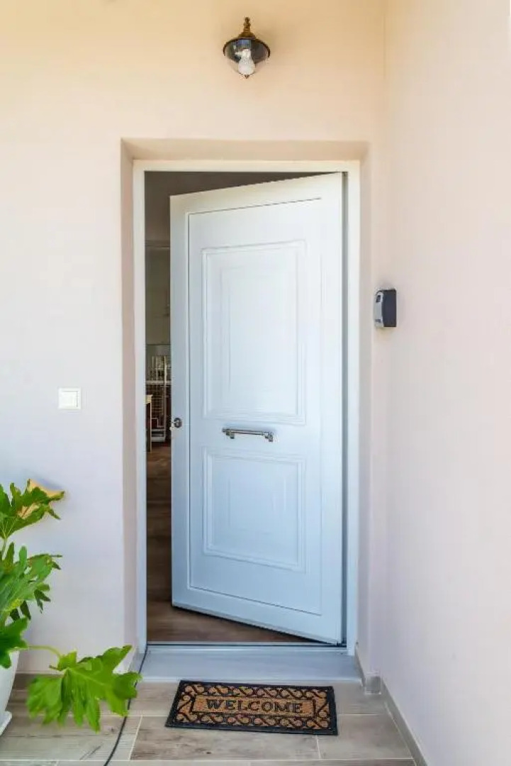 Comfy House For Families & Couples With BackYard