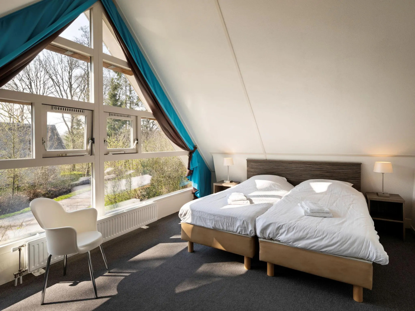 Thatched villa with two bathrooms, at 8 km. from Hoogeveen