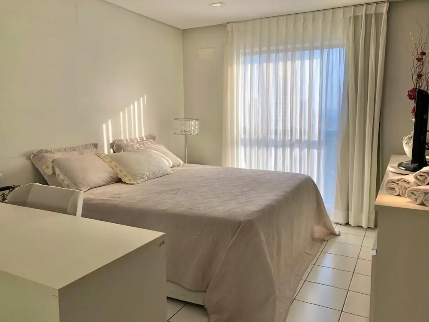 Flat Sun Square Residence