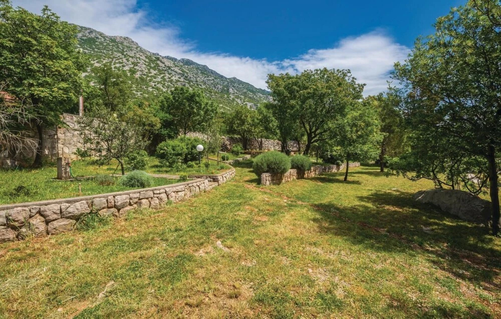 Awesome Home in Cesarica With Wifi and 3 Bedrooms