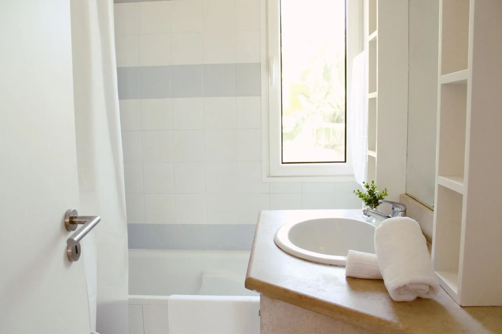 In sunny Madalena do Mar bay, 2-Bedroom refurbished apartment – Atlantic View