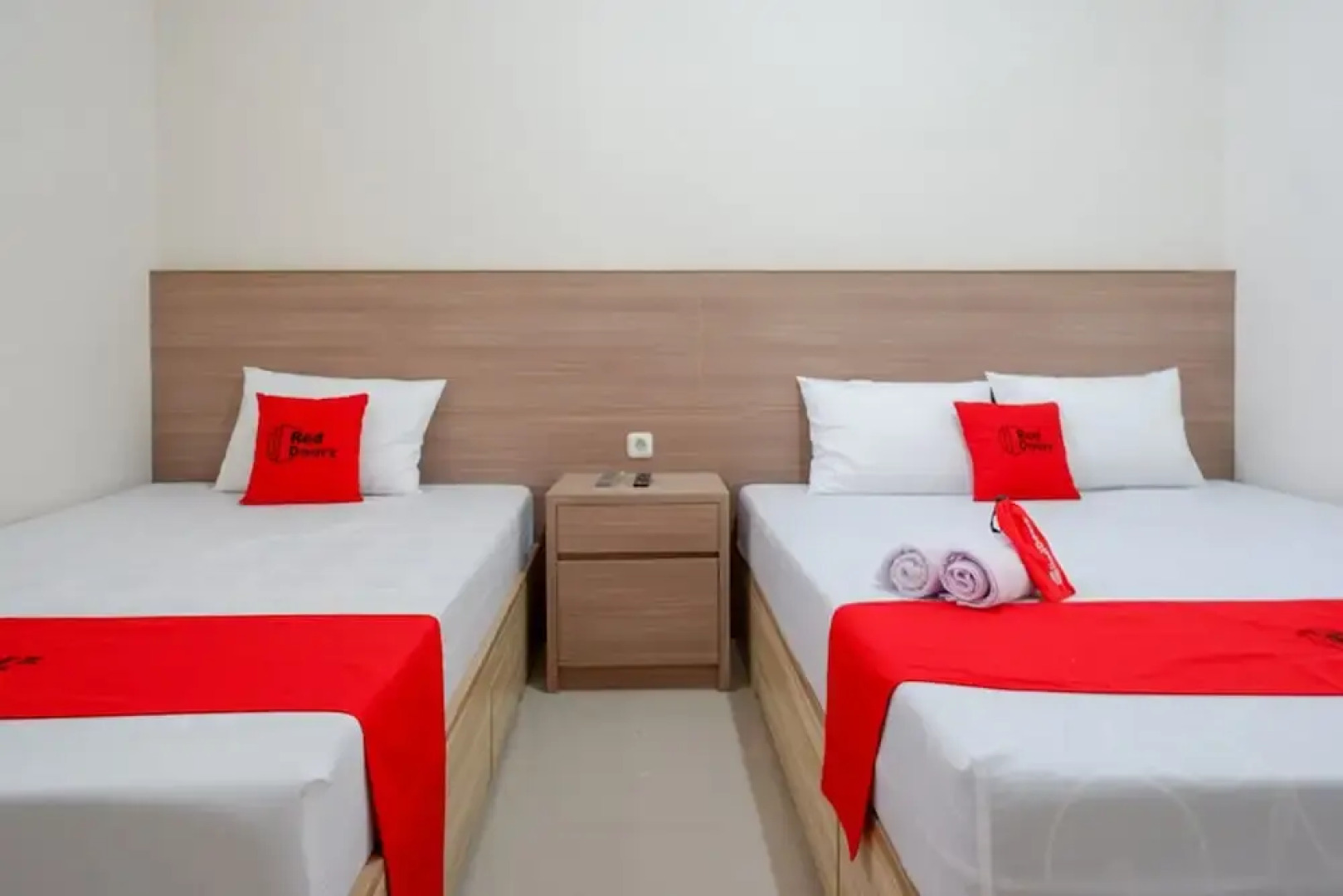 RedDoorz near Pacific Mall Tegal 2