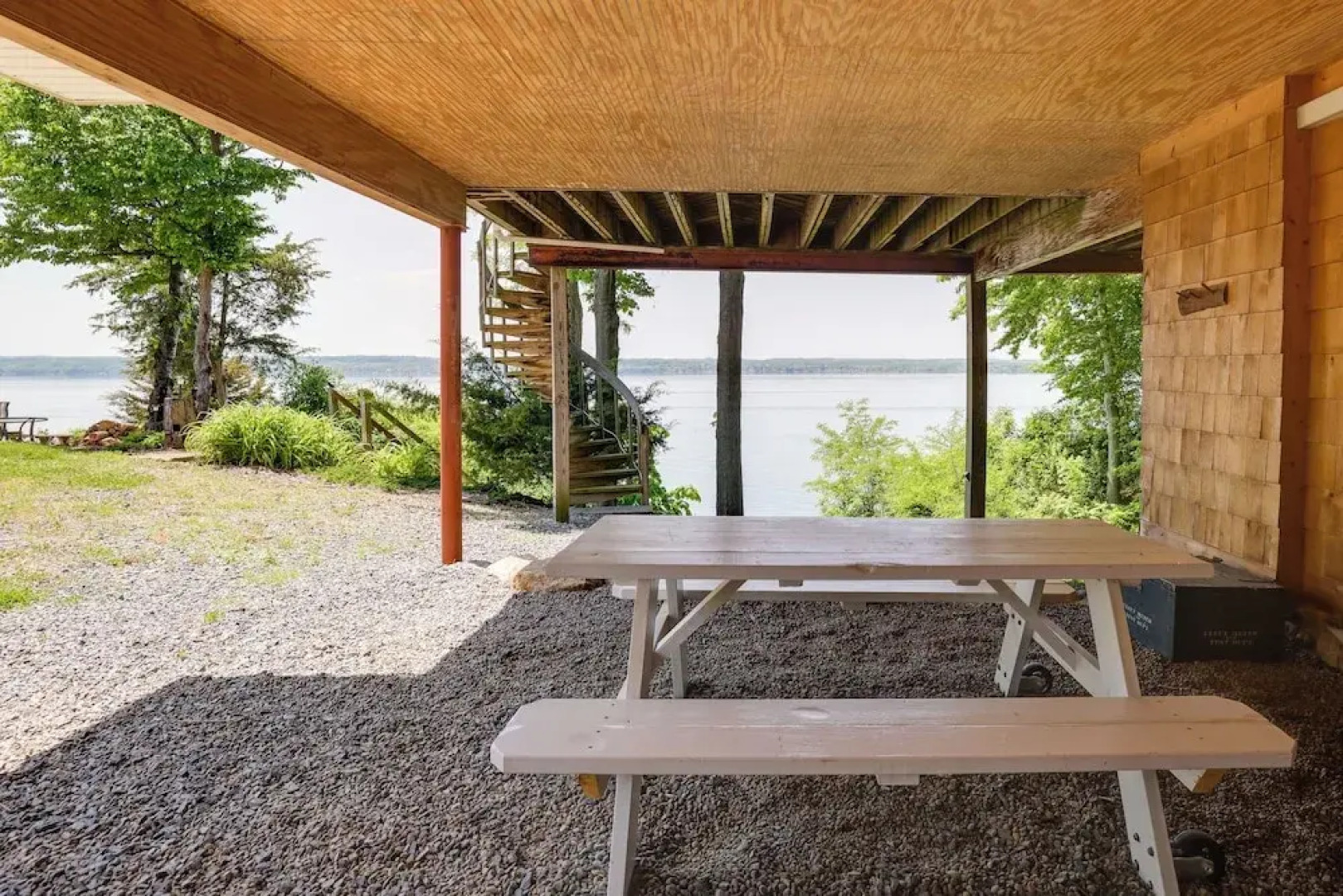 'lockes Glen' - Lakefront Geneva Getaway w/ Dock!