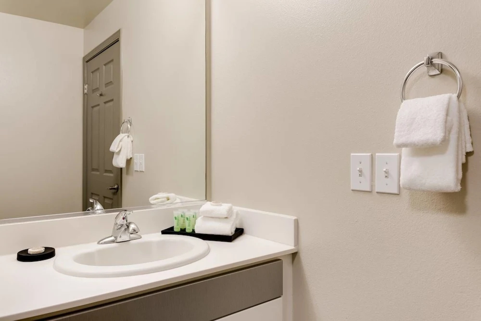 1-Bdrm Hideaway Marina Del Rey