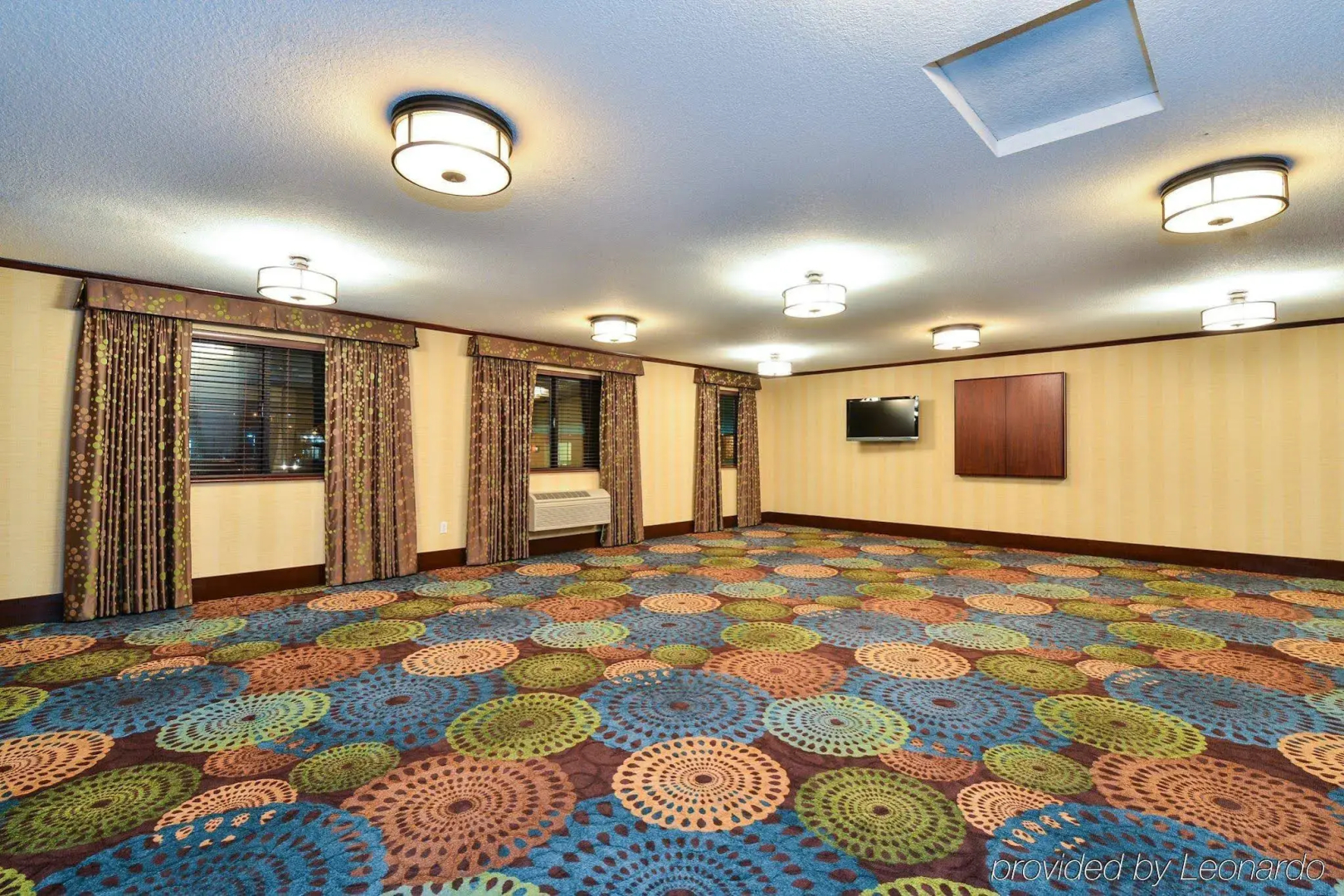 Holiday Inn Express Portland SE- Clackamas Area by IHG