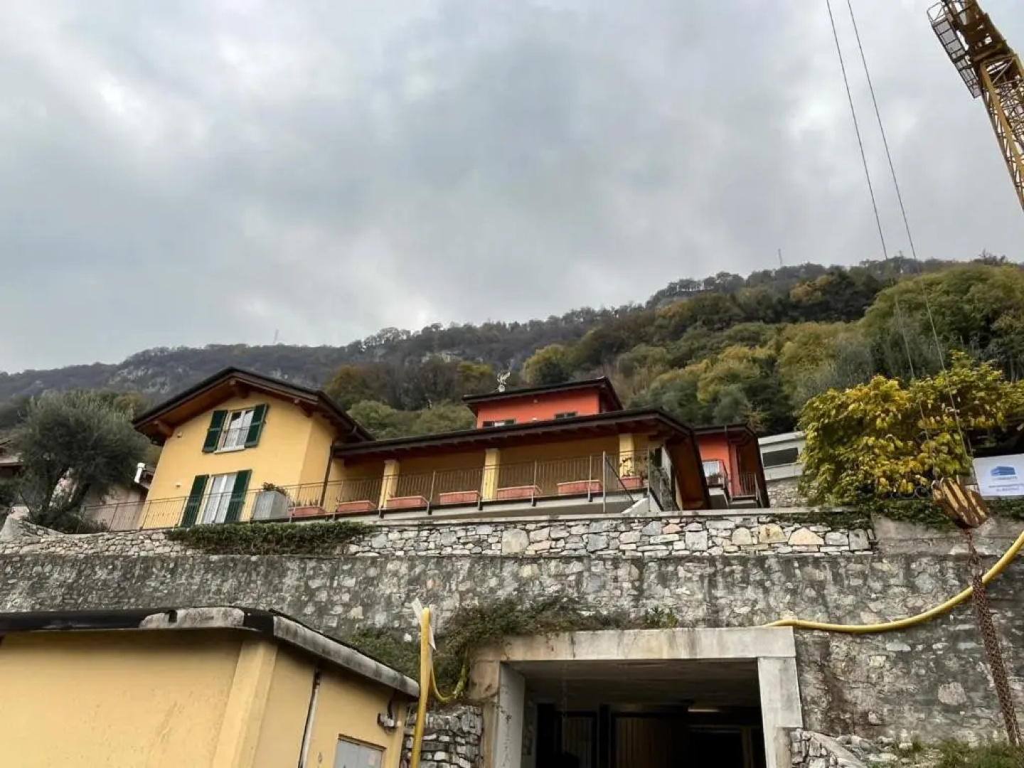 Sala Comacina Apartment No 1 (Sleeps 10)