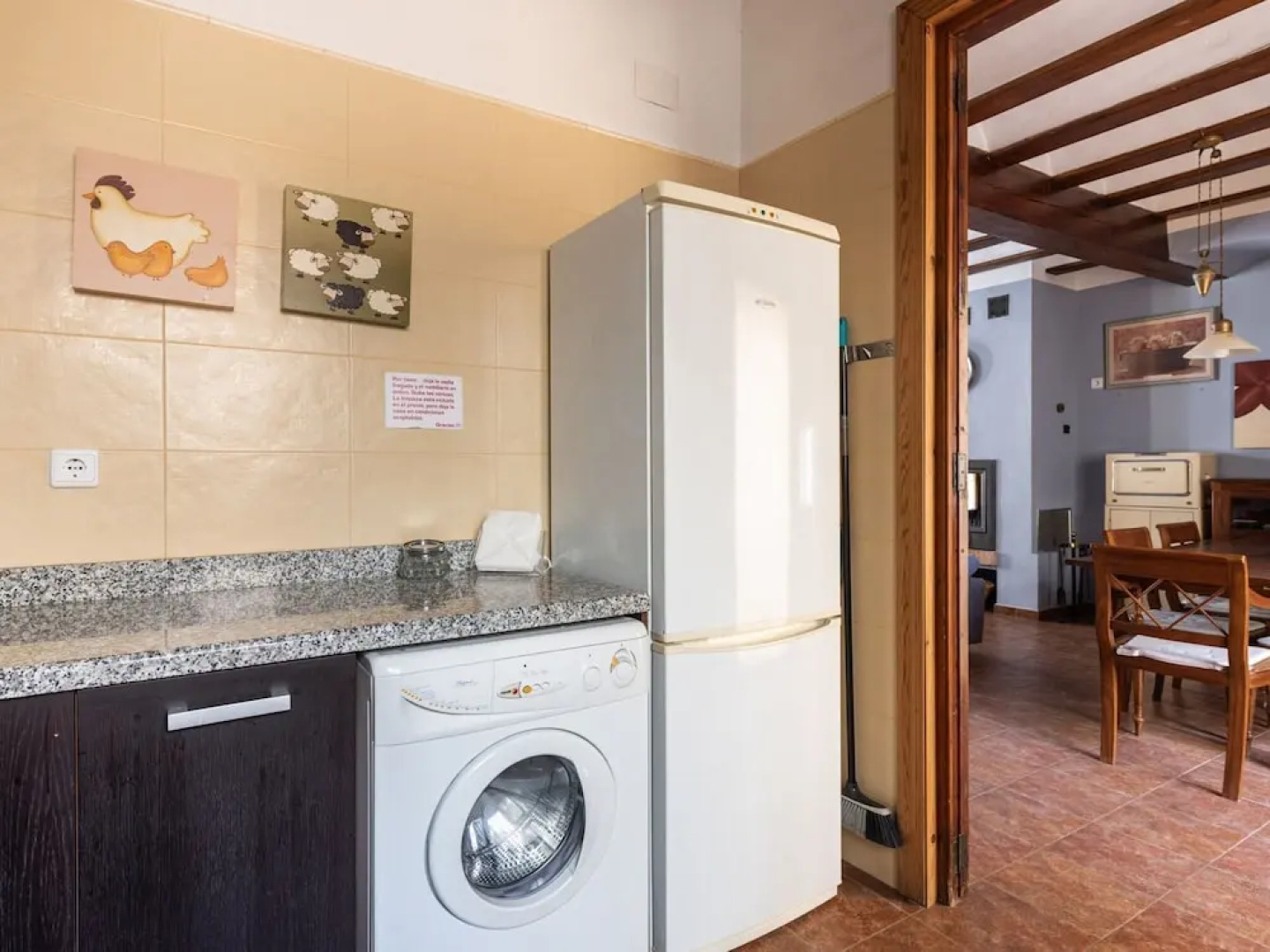 Cosy Holiday Home in Valencia With Billiards and Barbecue