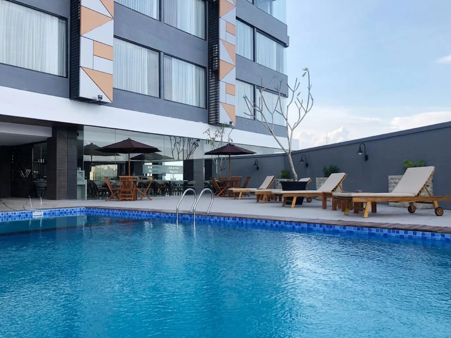 Zenith Premiere Hotel Baubau