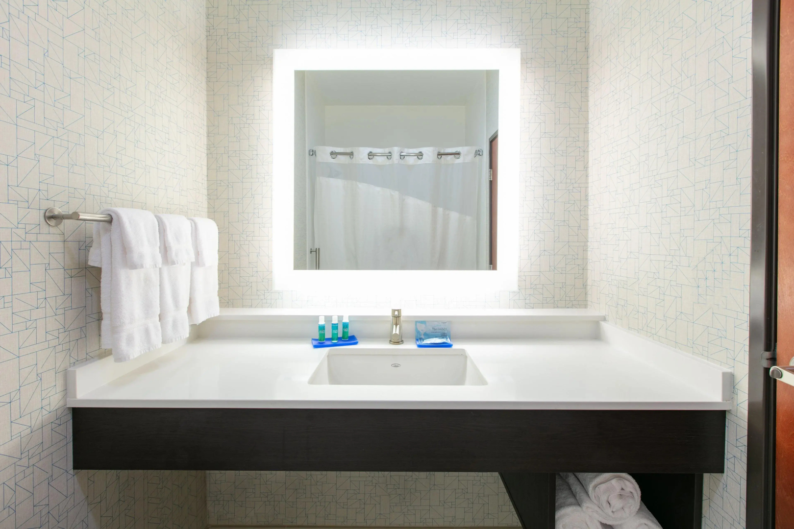 Holiday Inn Express Hotel & Suites Seaside-Convention Center by IHG