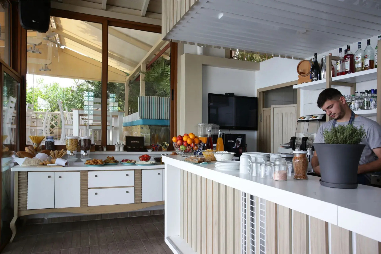 Anny Residences & Suites