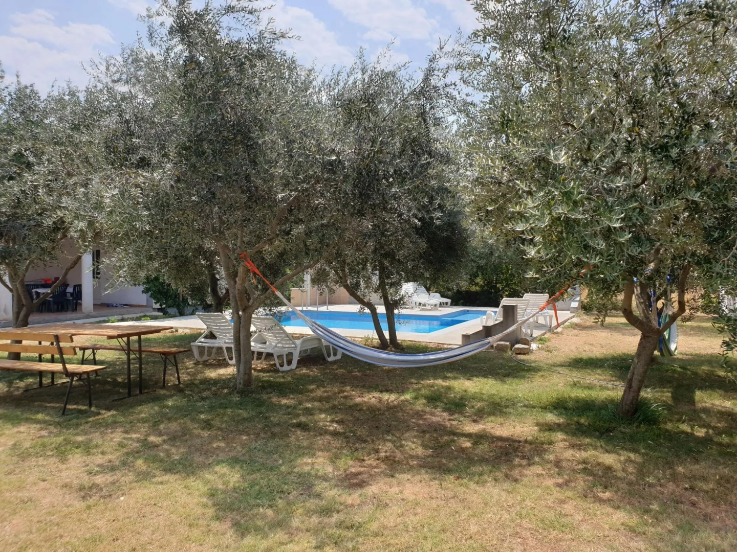 Modern Pool Apartment in Banjole