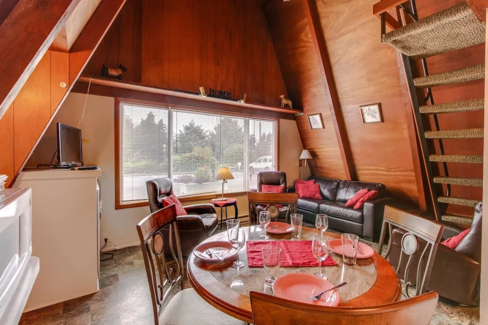 Alpine Chalet 6 Half Loft