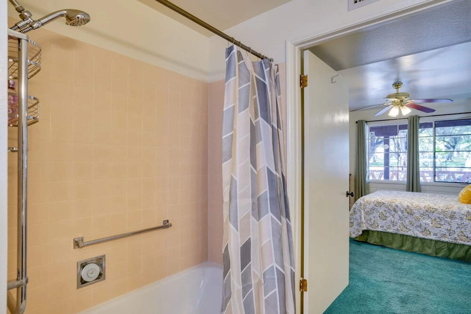 Gorgeous Green Valley Getaway w/ Community Pools!