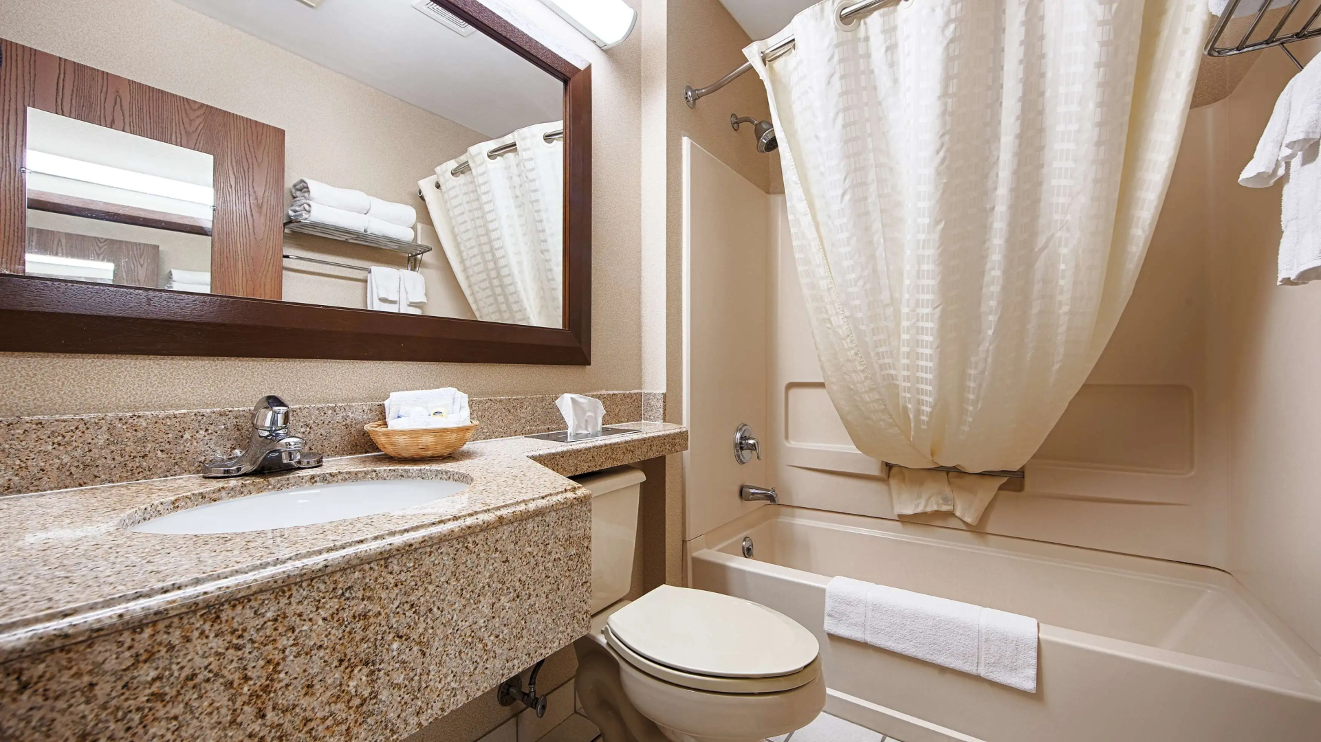 Best Western Crown Inn & Suites