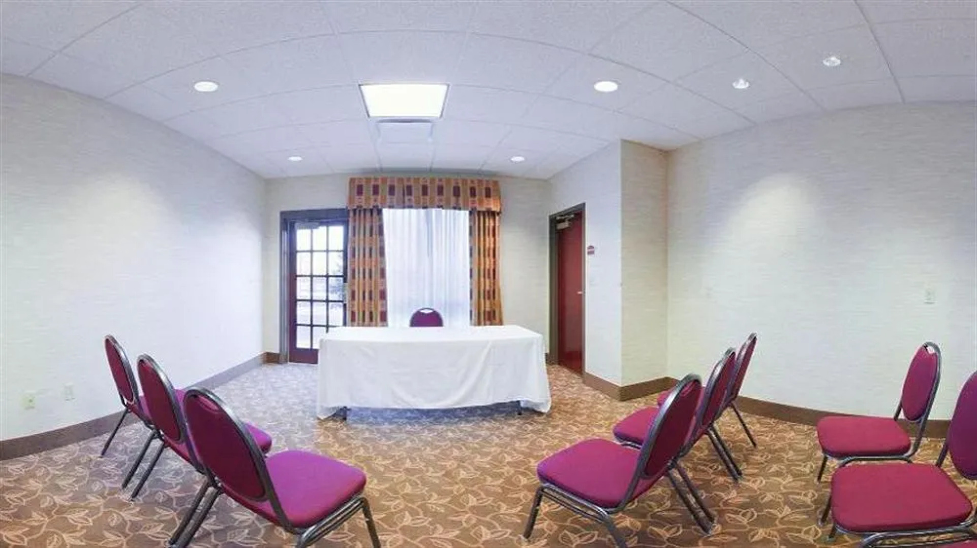 Holiday Inn Express & Suites Bethlehem Arpt-Allentown Area