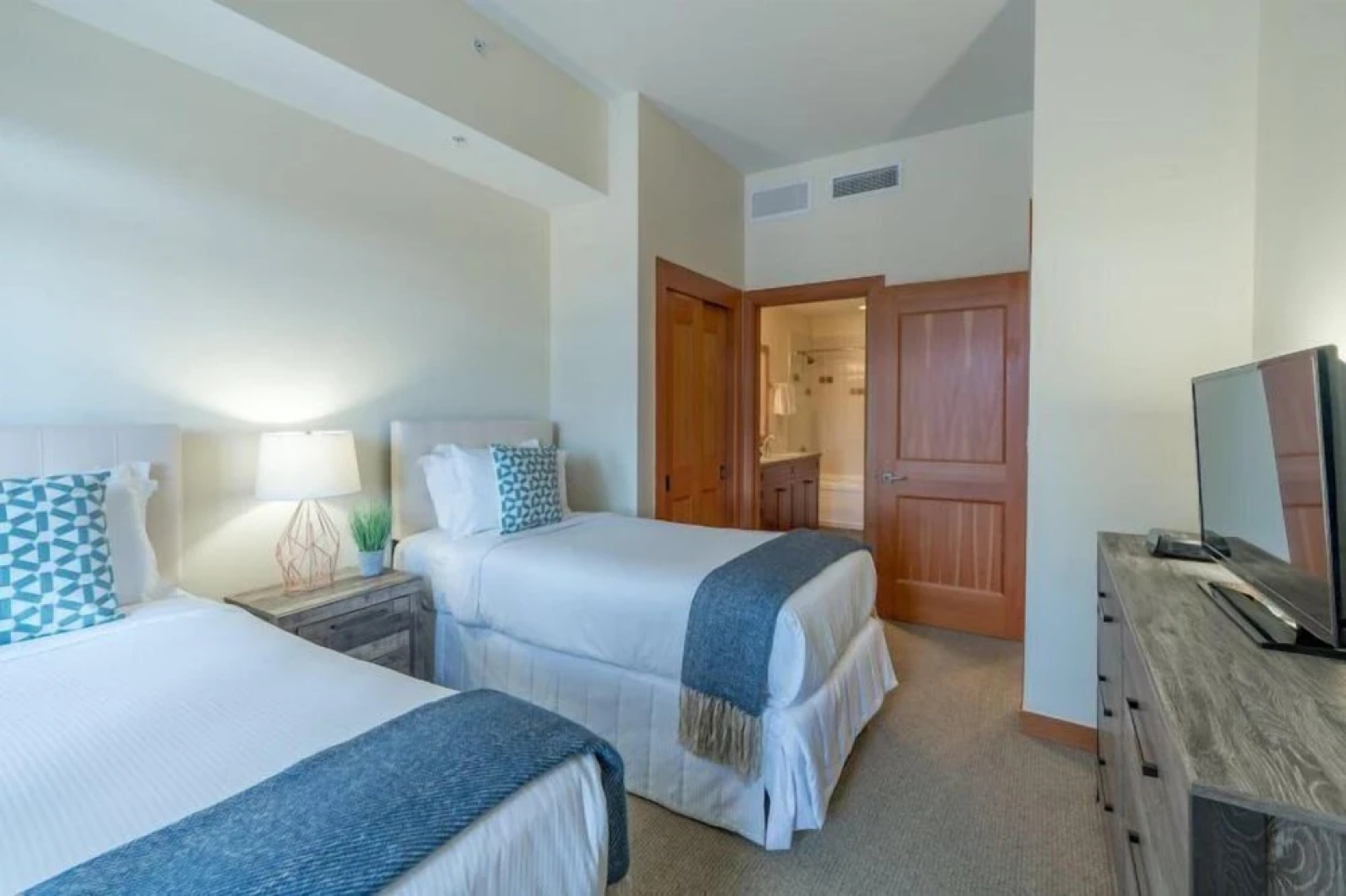 Luxury Ski in, Ski out 3 Bedroom Mountain Resort Vacation Rental in the Heart of Snowmass Base Village