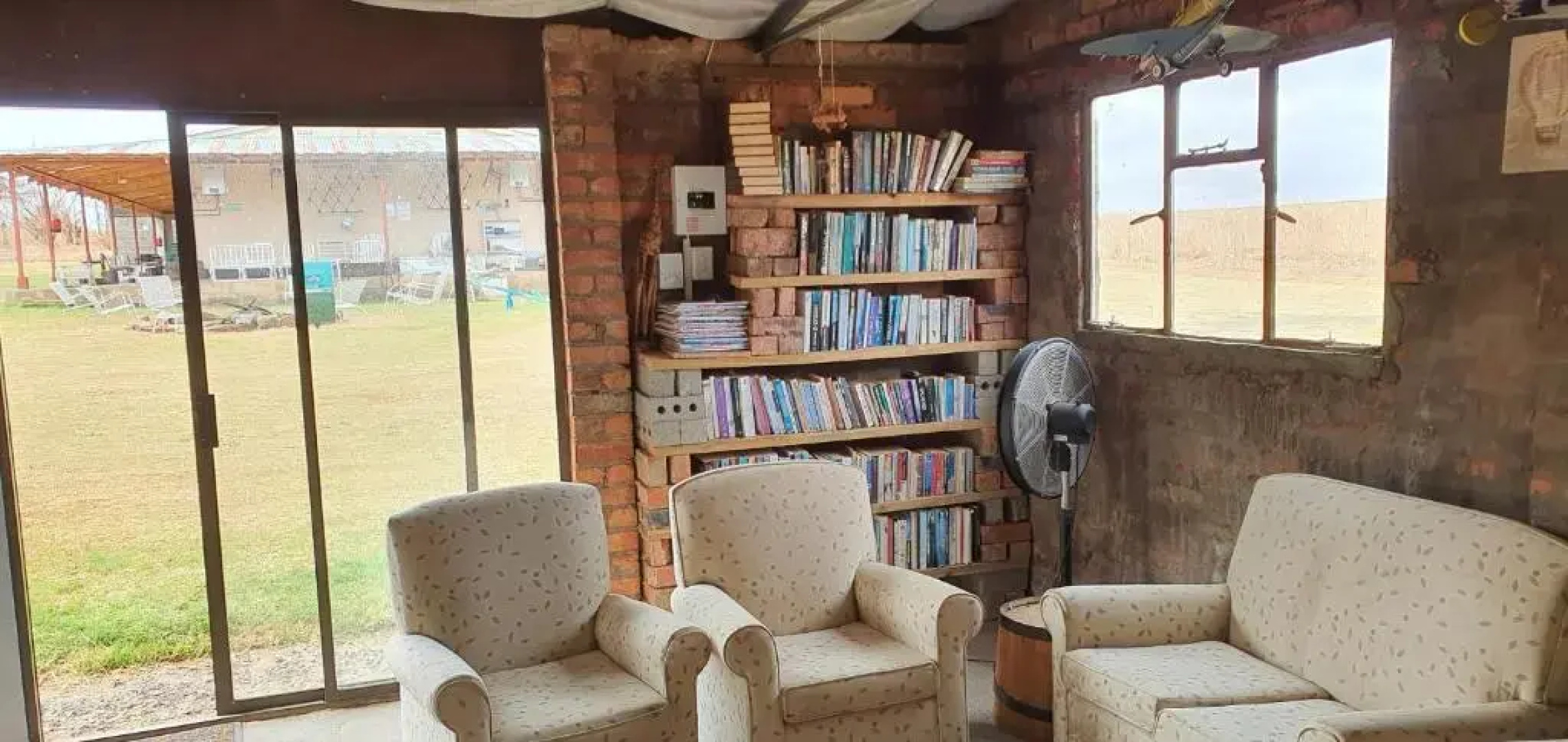 Drakensberg Bush Lodge and Backpackers