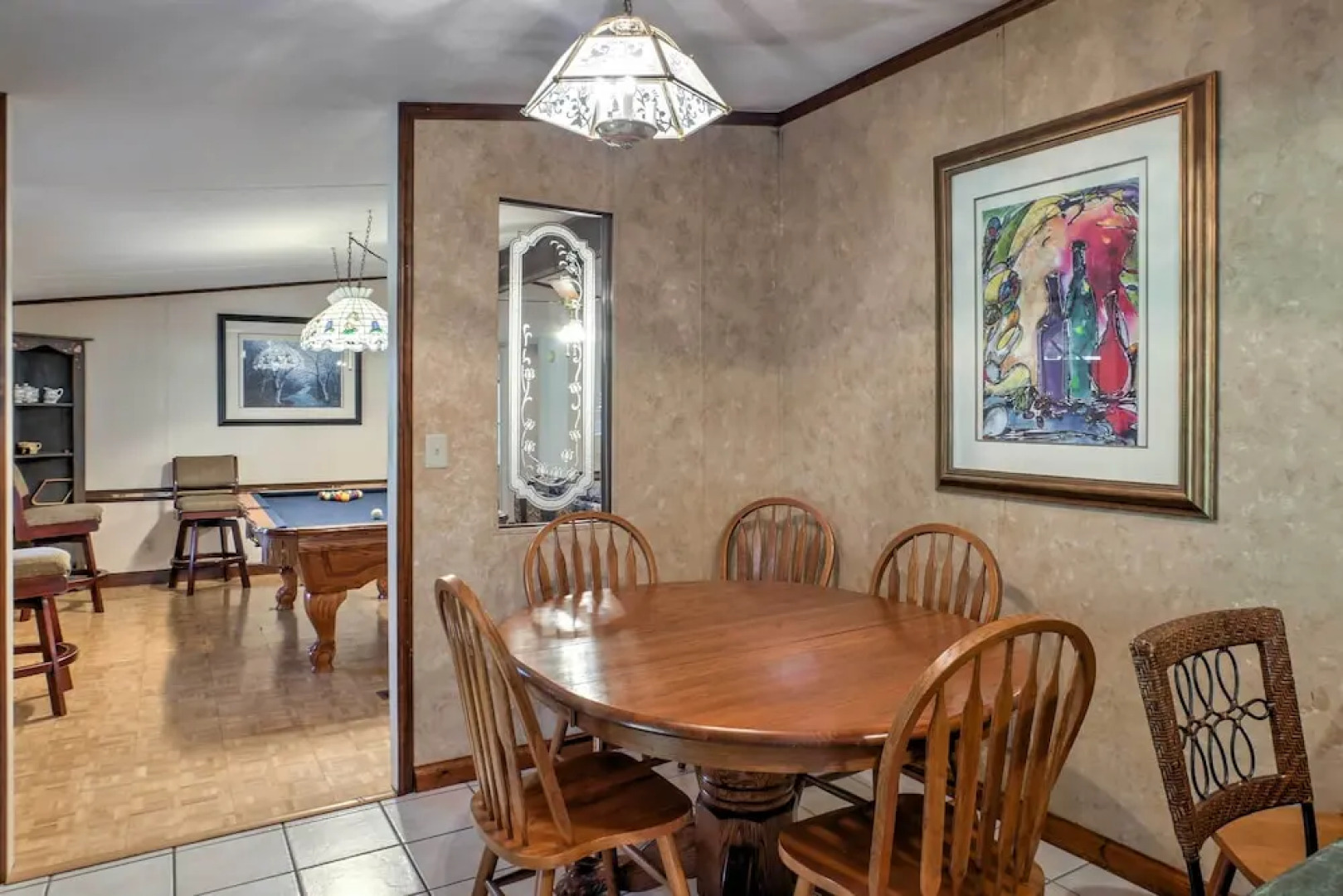 Ooltewah Cabin w/ Grill, Pool Table & Porch!