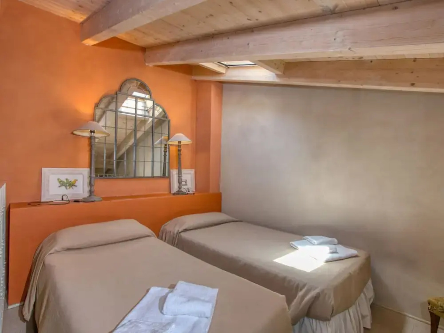 Tuscan Stay w/ Jacuzzi