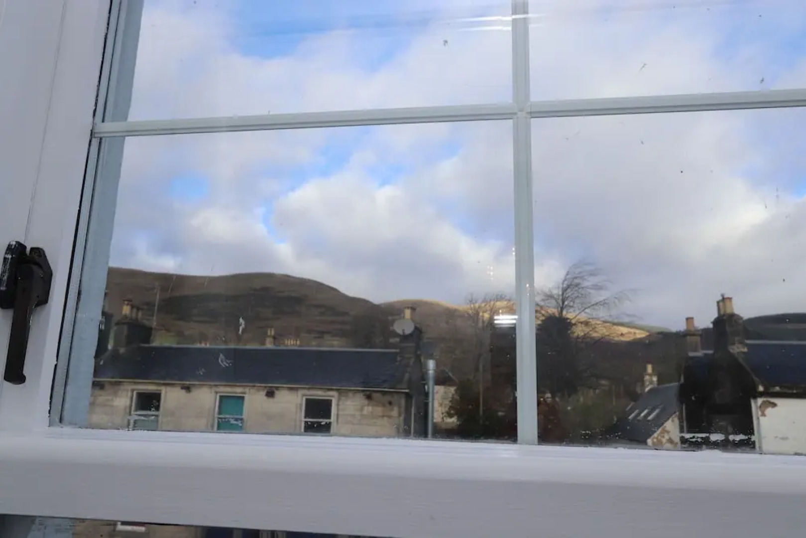 Dollar Apartments at 39