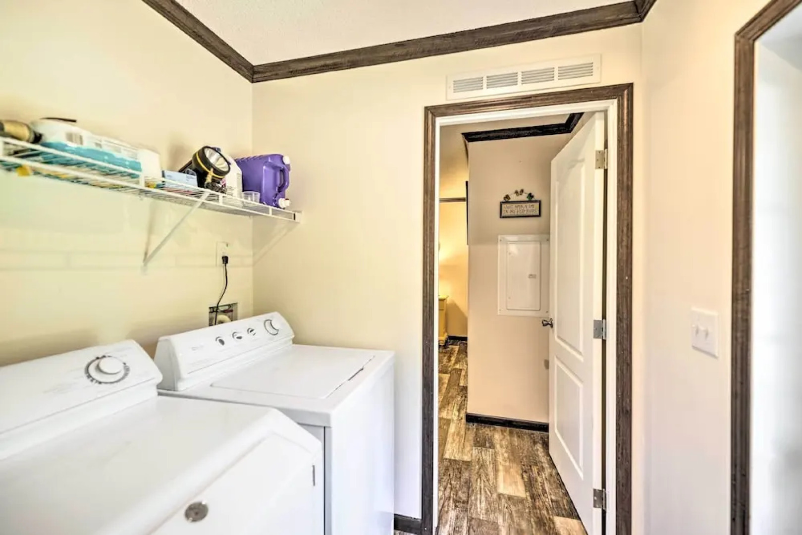 'pelican Place' Coastal Cottage Walk to Back Sound