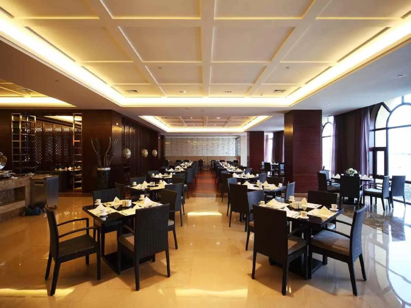 Haiyang Shenglong Jianguo Hotel