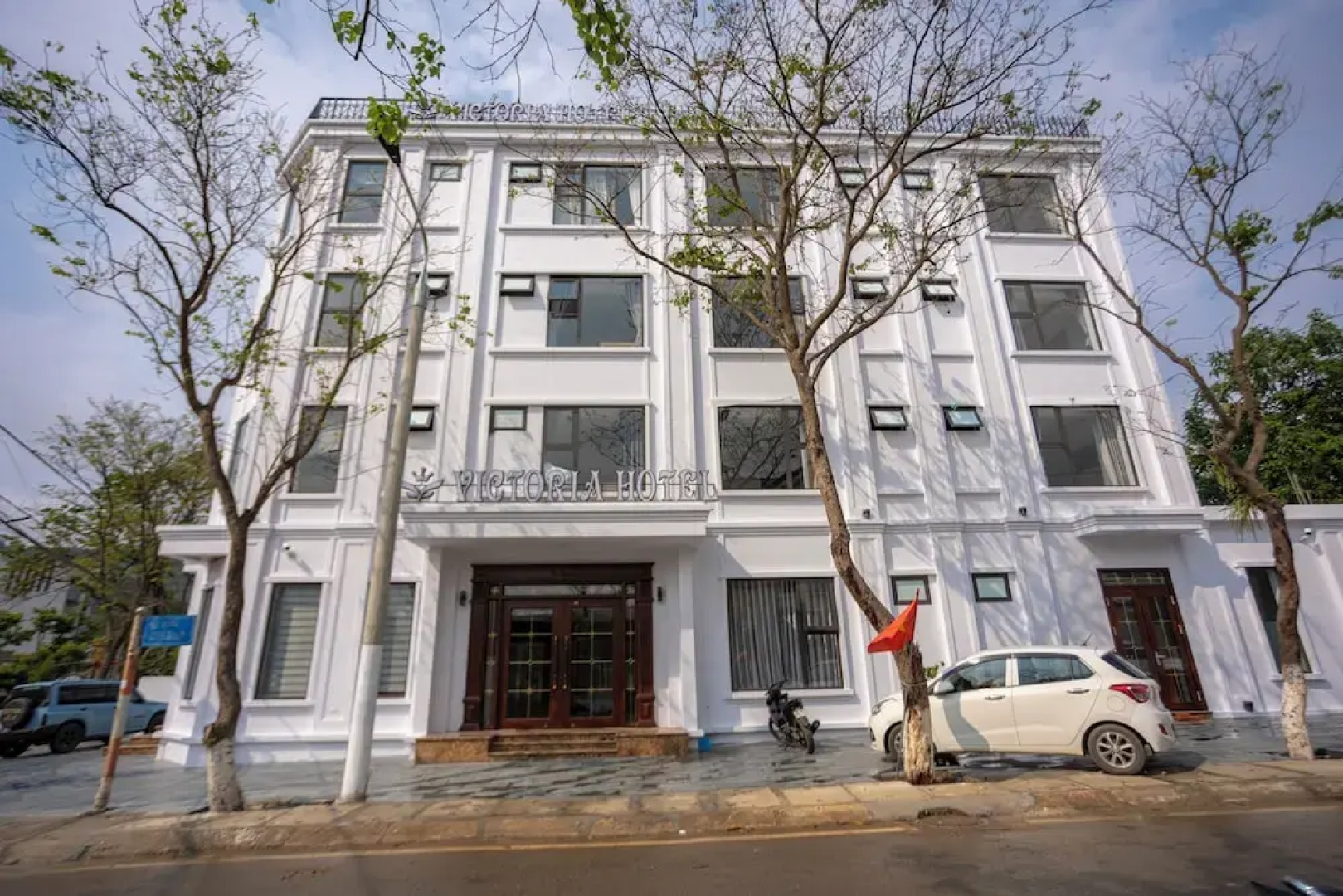 Victoria Hotel MC - by BAY LUXURY