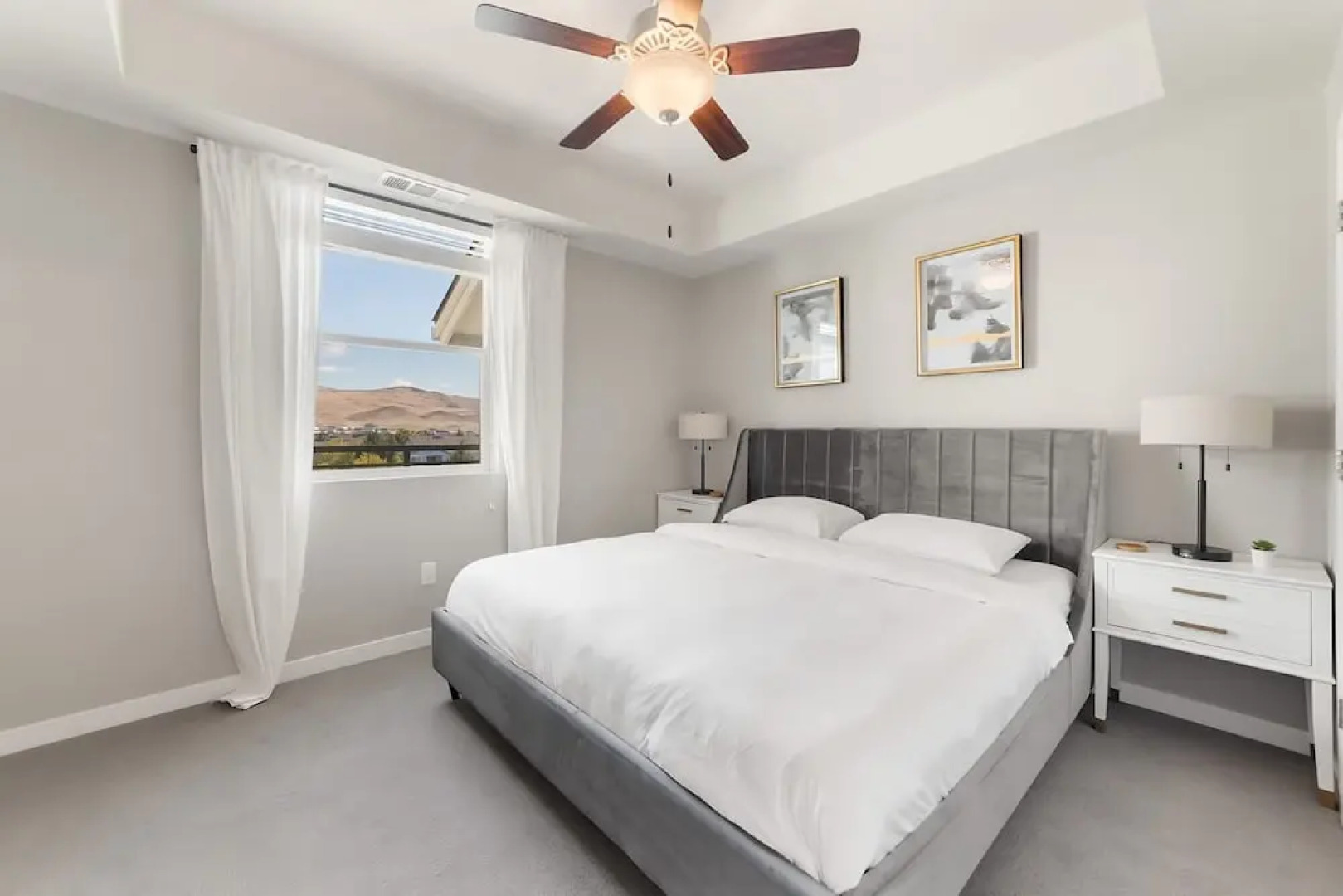 Chic Apt w Jacuzzi Pool BBQ Mountain Views