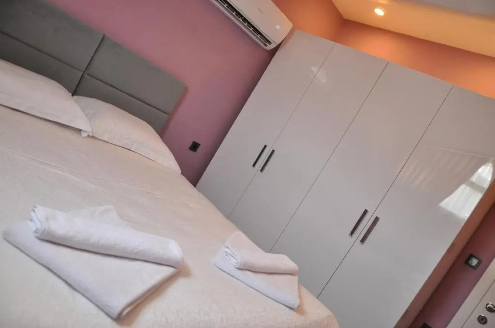 X Suite Apart