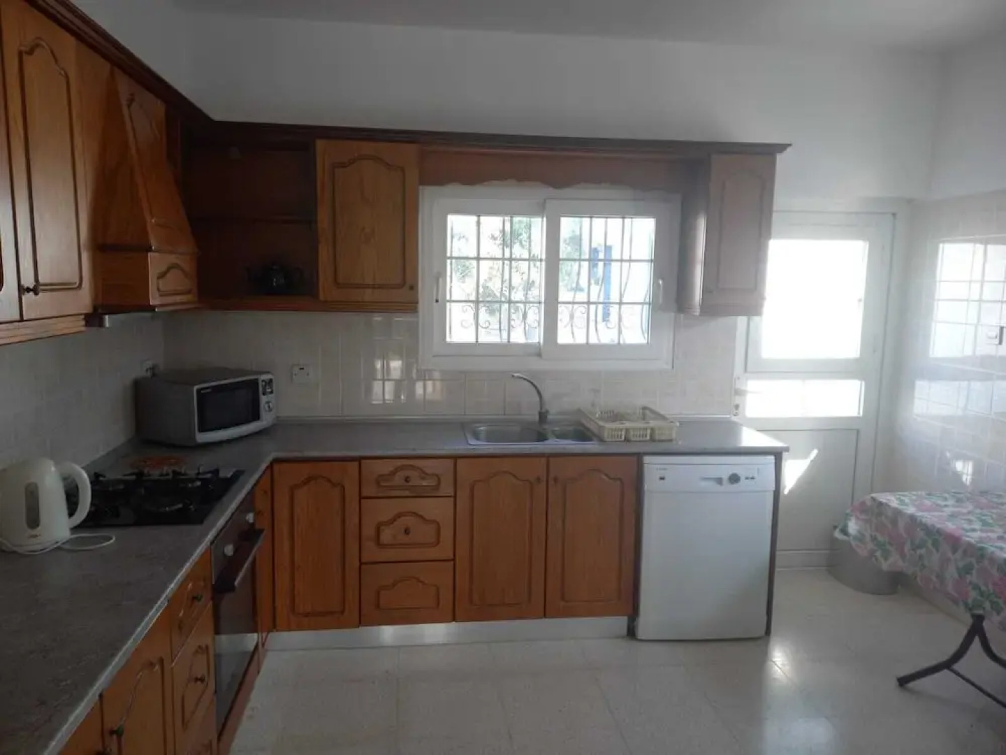 Beautiful and Large 3-bed Villa in Lapta, Cyprus