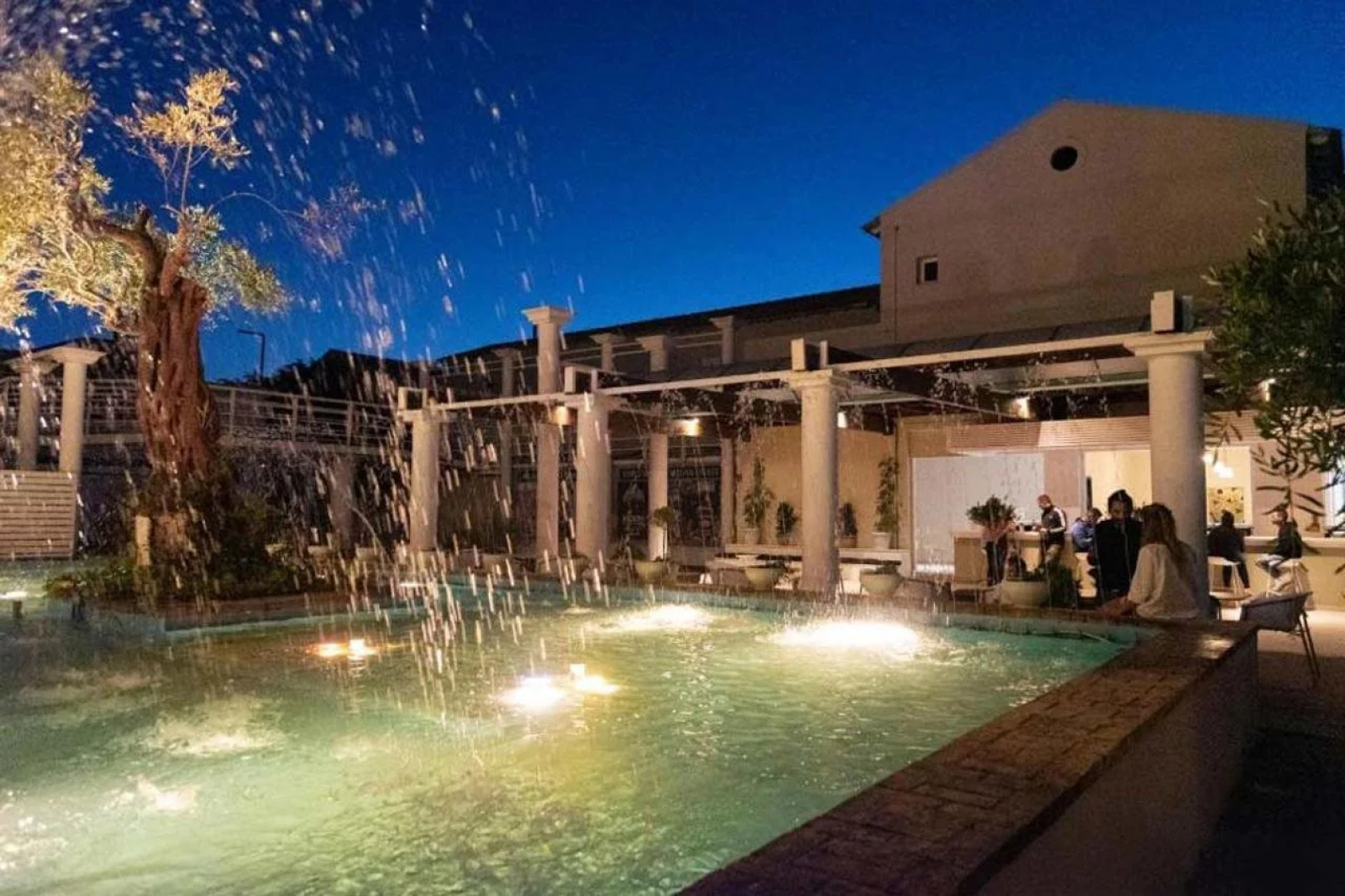 Olive Grove Beachfront Apartments & Suites