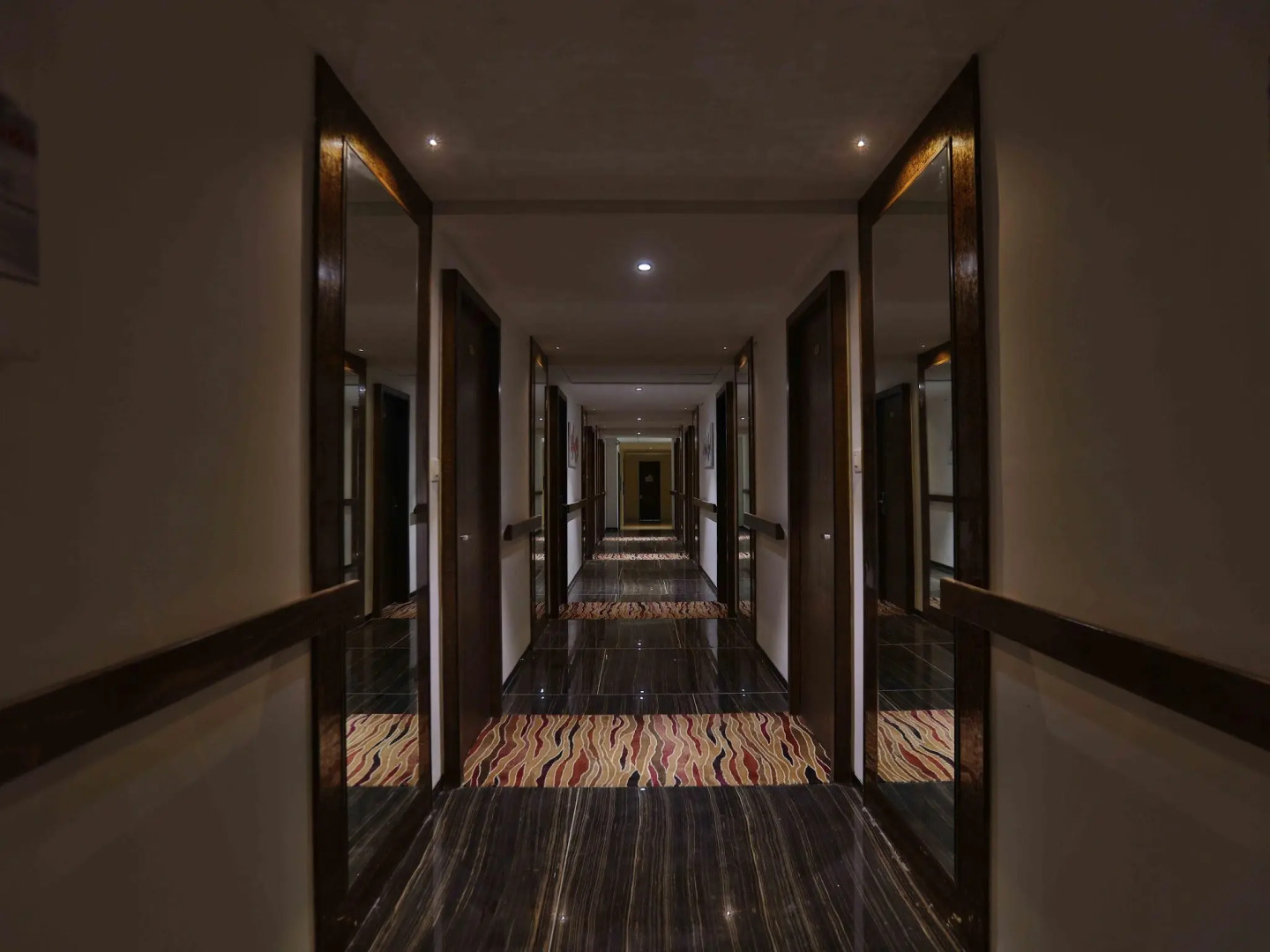 Hotel President Cottage Resort