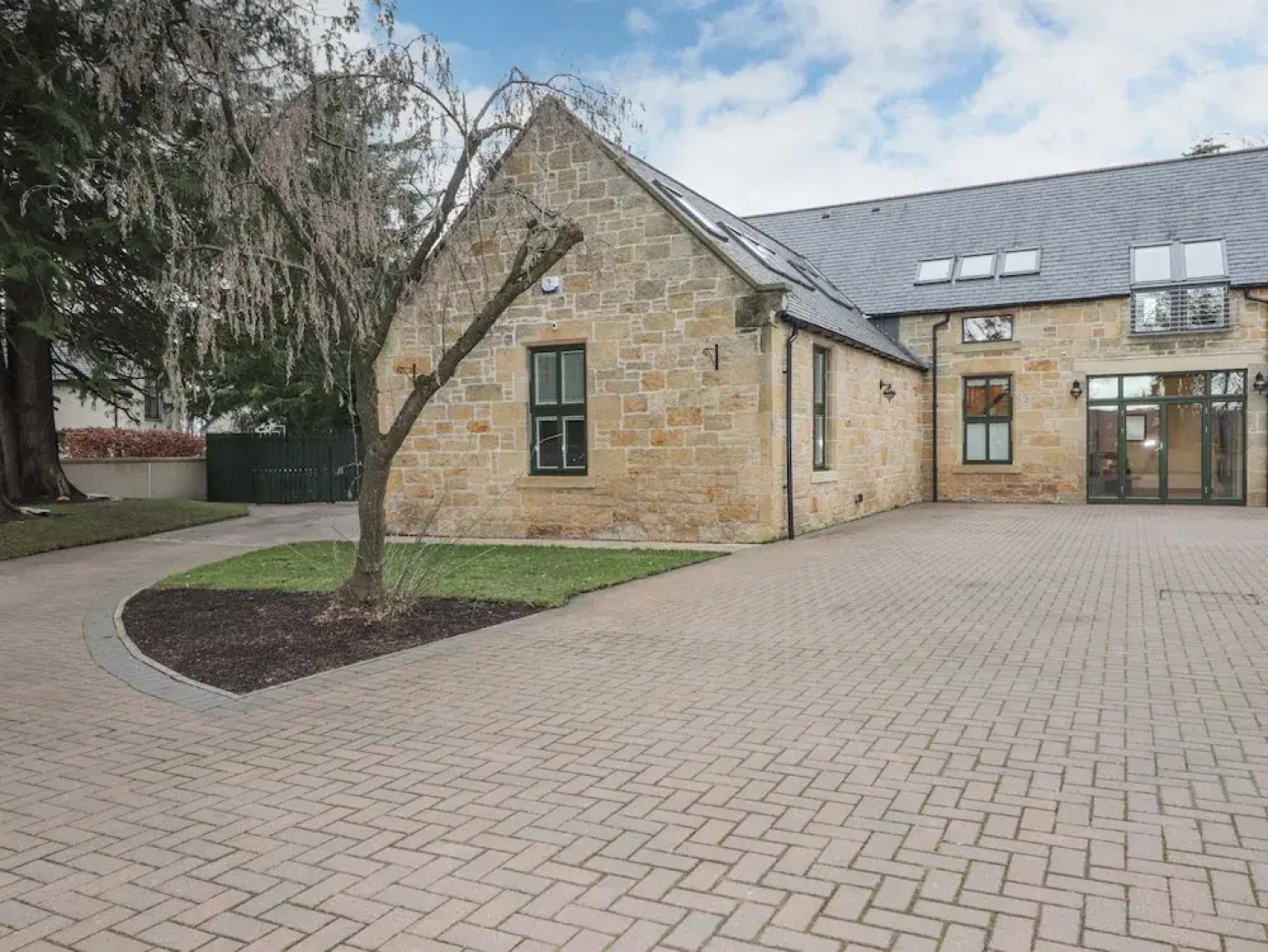 1 The Coach House