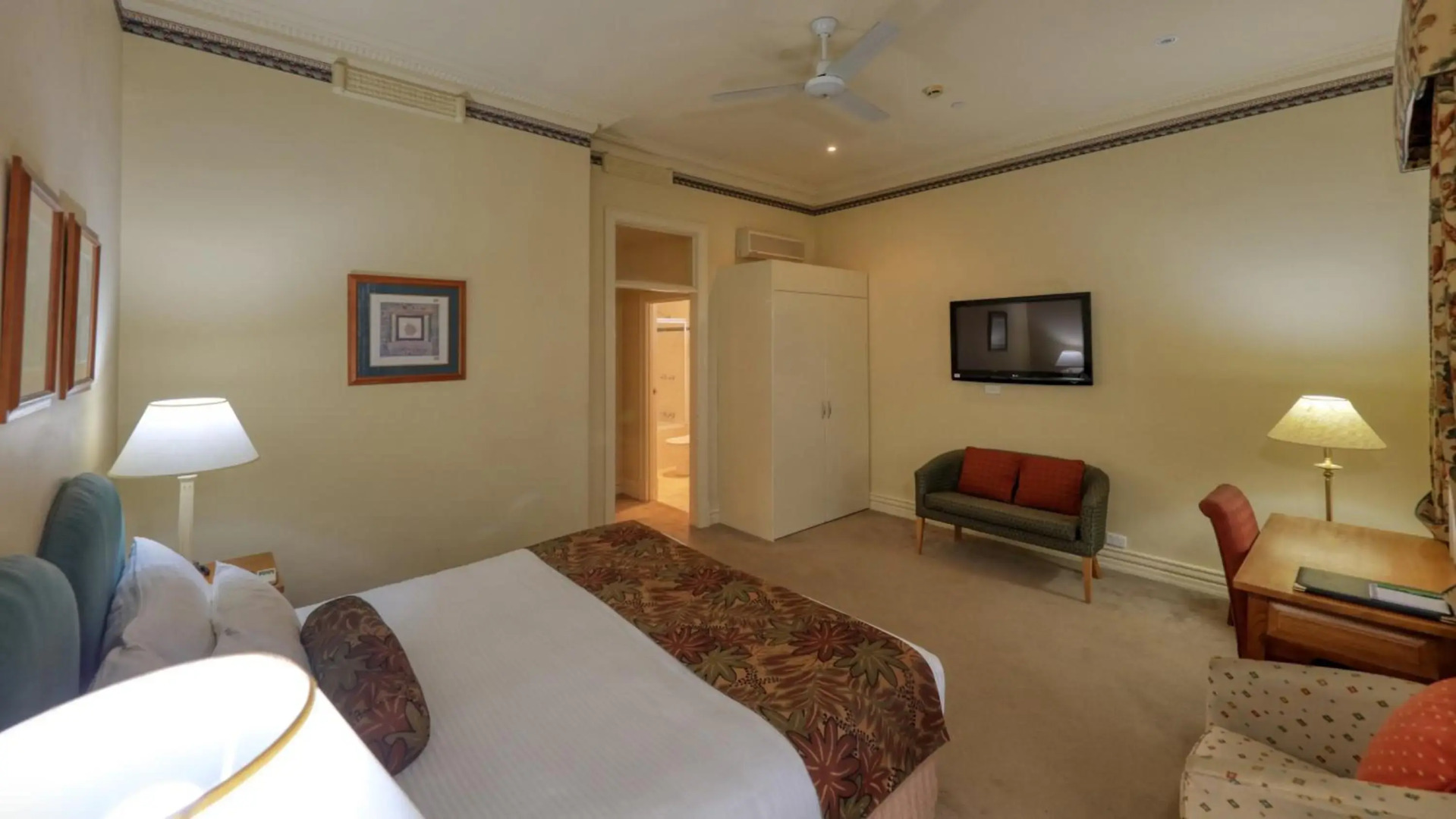 Royal Exchange Hotel