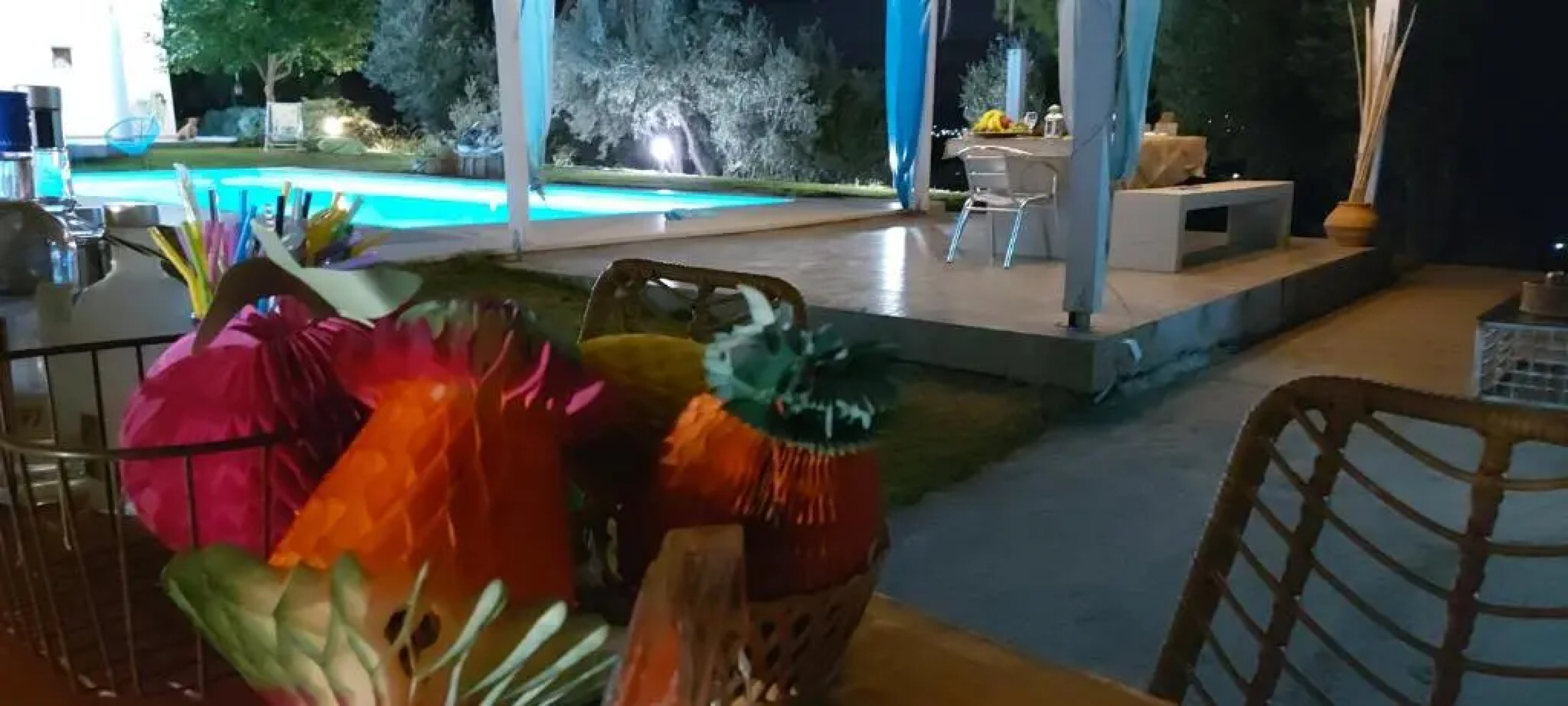 HEAVENLY VIEWS-2-APARTMENT with POOL VIEW CLOSE TO THE BEACH!