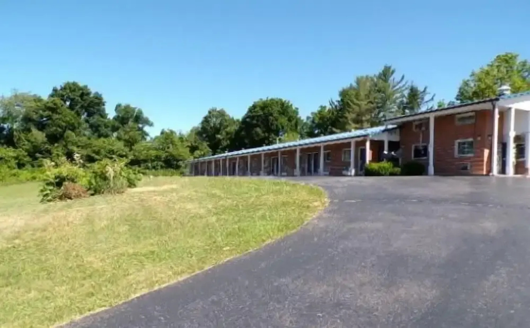 Hotel O Relax Inn Lewisburg near I-64