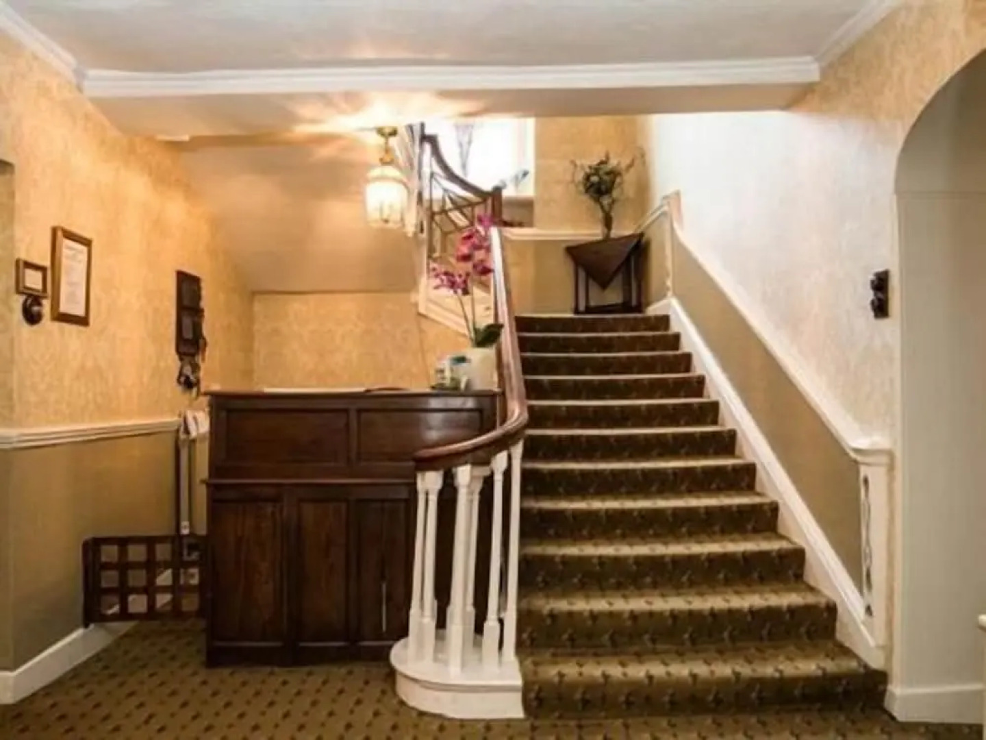 Bishopsgate House Hotel