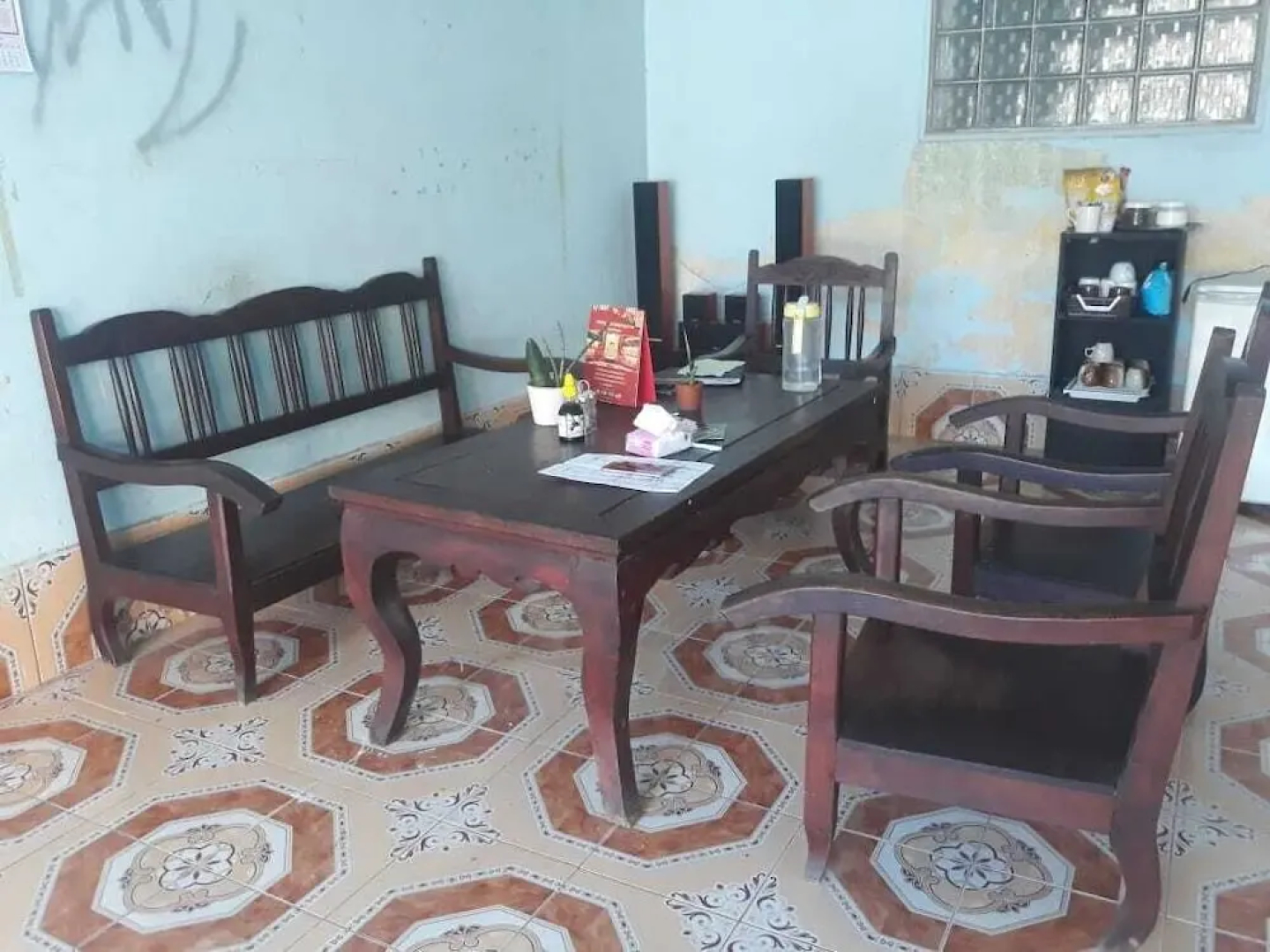 Ba'mi thakhek hostel