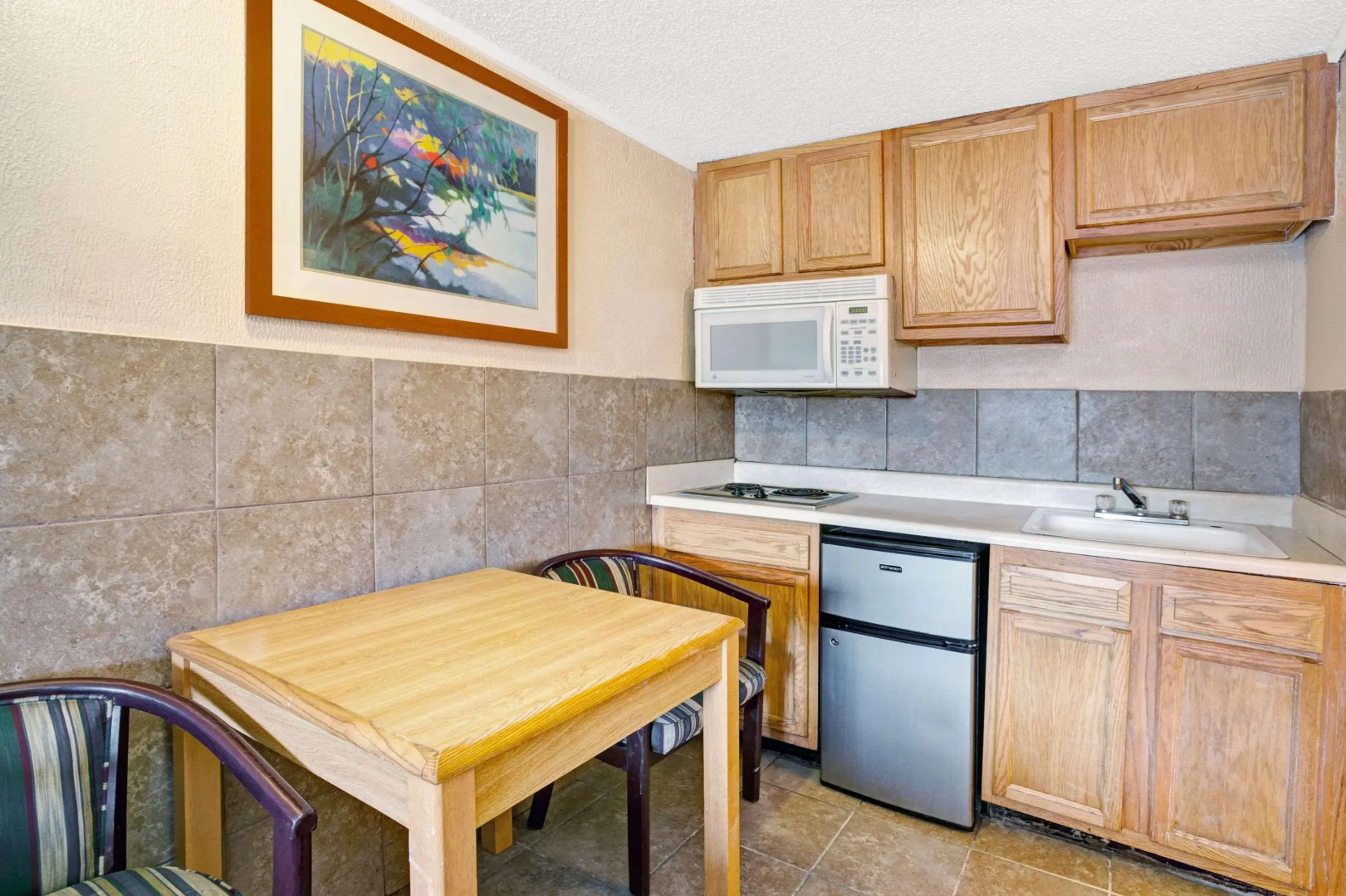 Knights Inn - Madison Heights