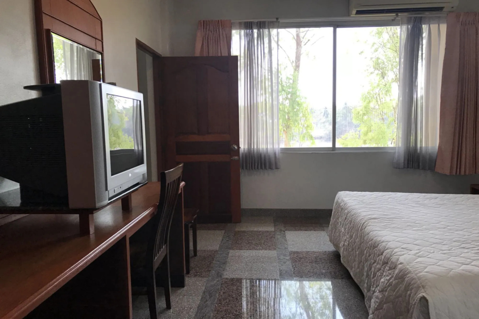 Lopburi Residence 2 Hotel And Resort