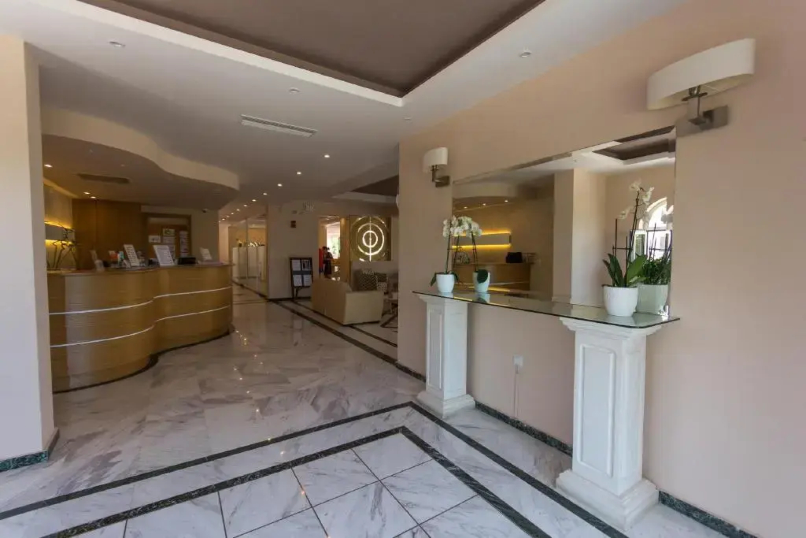 Roseland Hotel