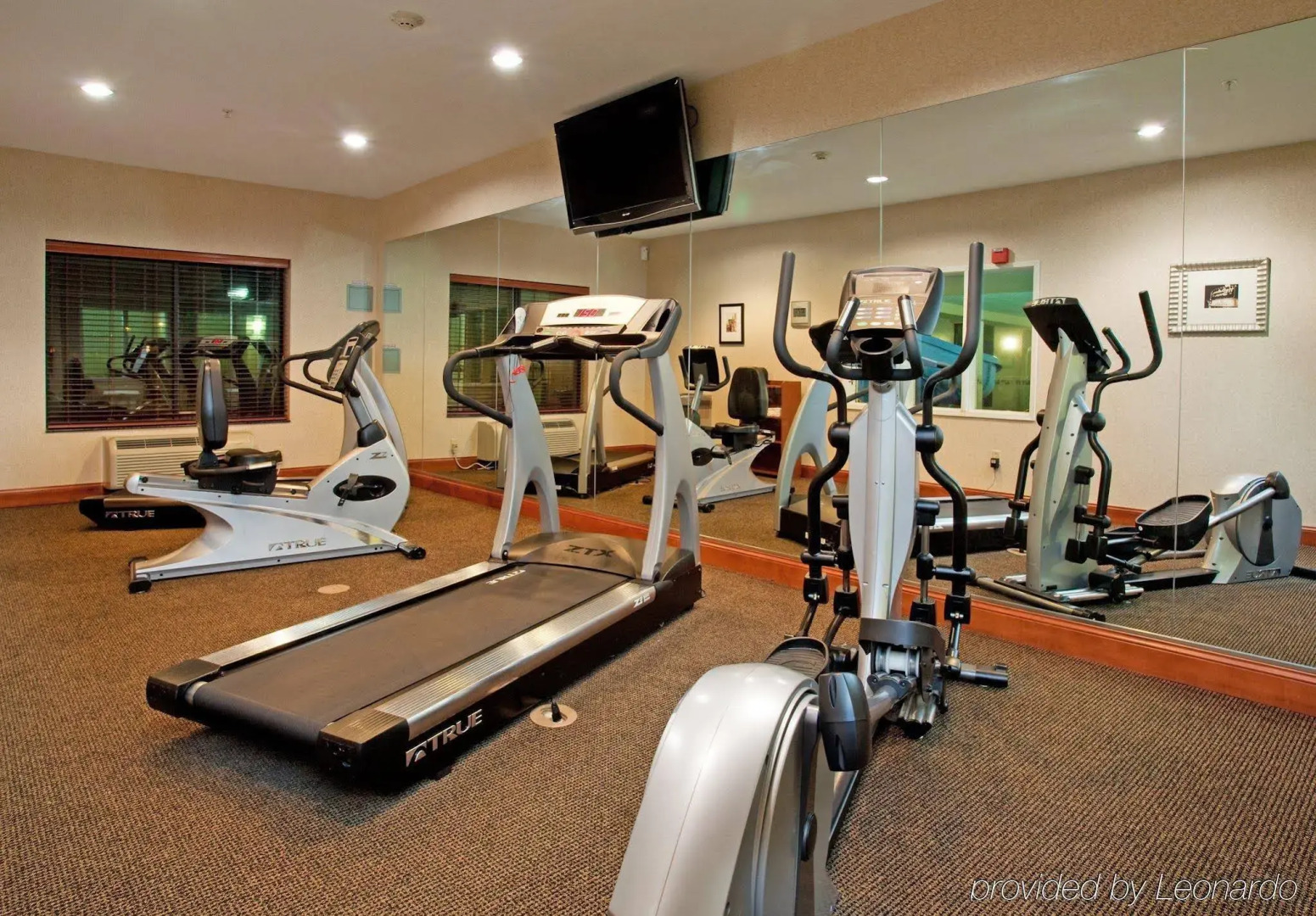 Holiday Inn Express Hotel & Suites Longmont by IHG