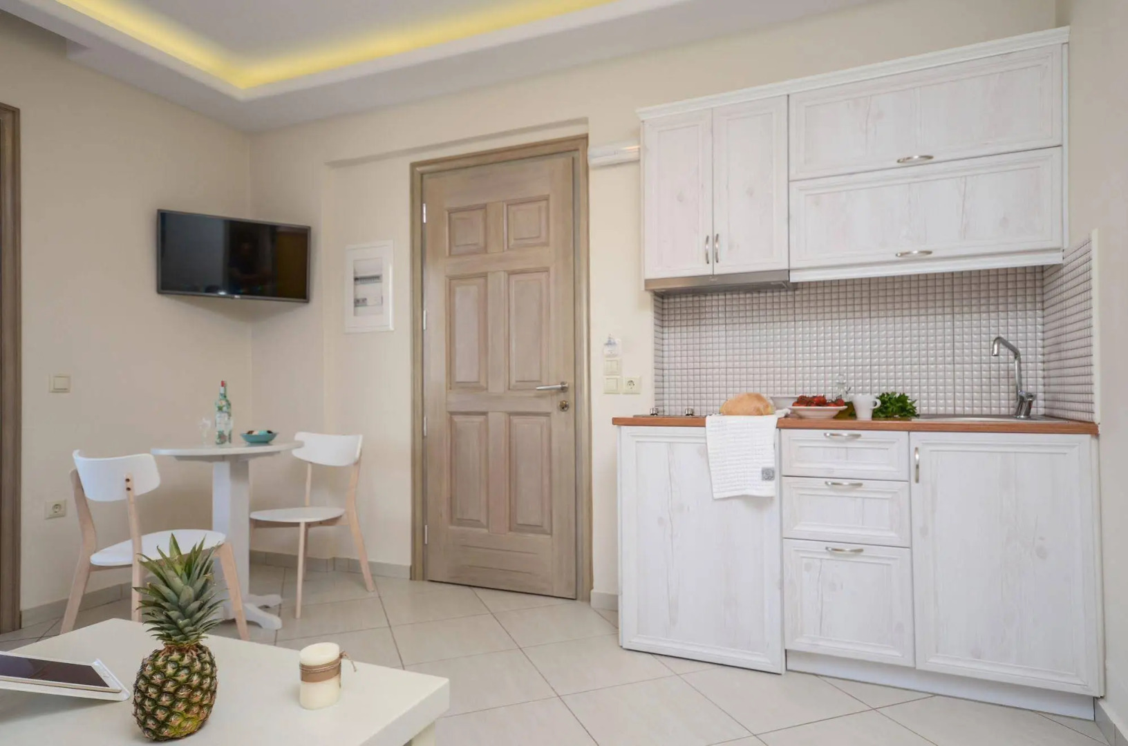 Ormos Holiday Studios