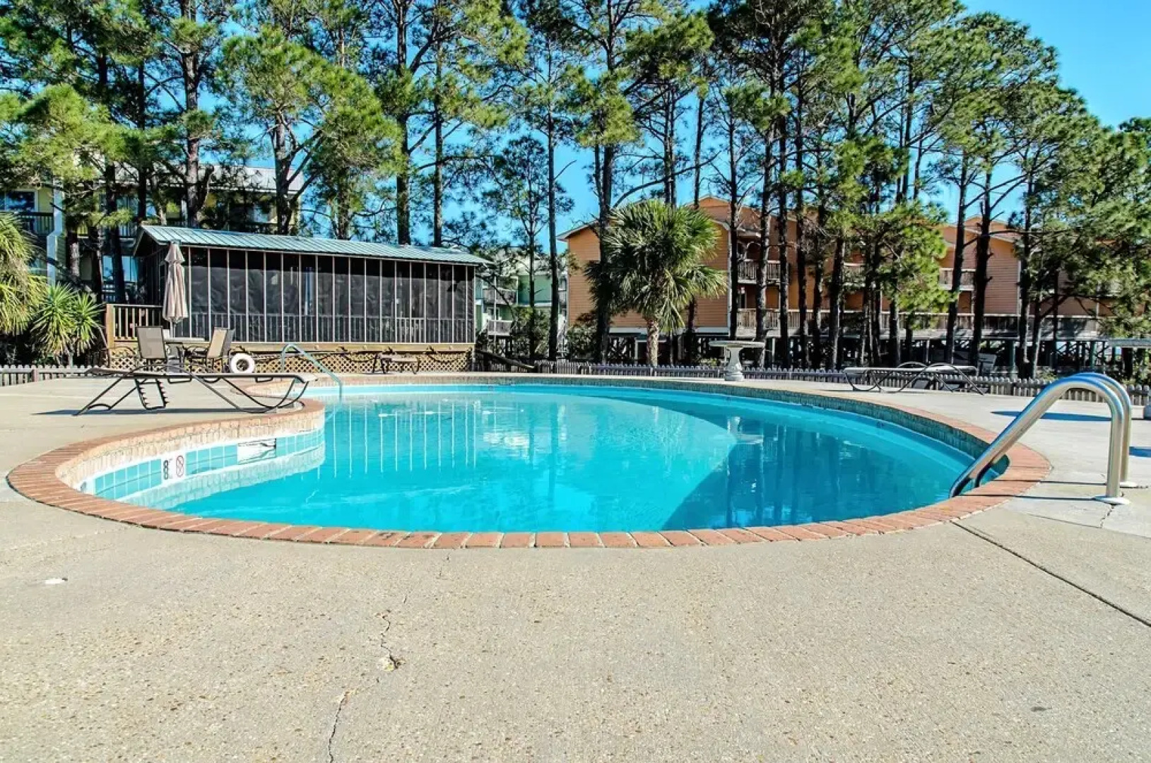 Bikinis & Martinis - Surf Club B12