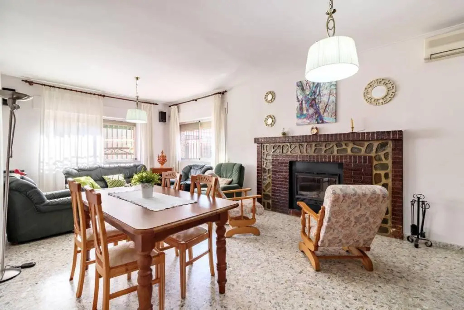 Chalet acogedor con piscina muy cerca de Granada