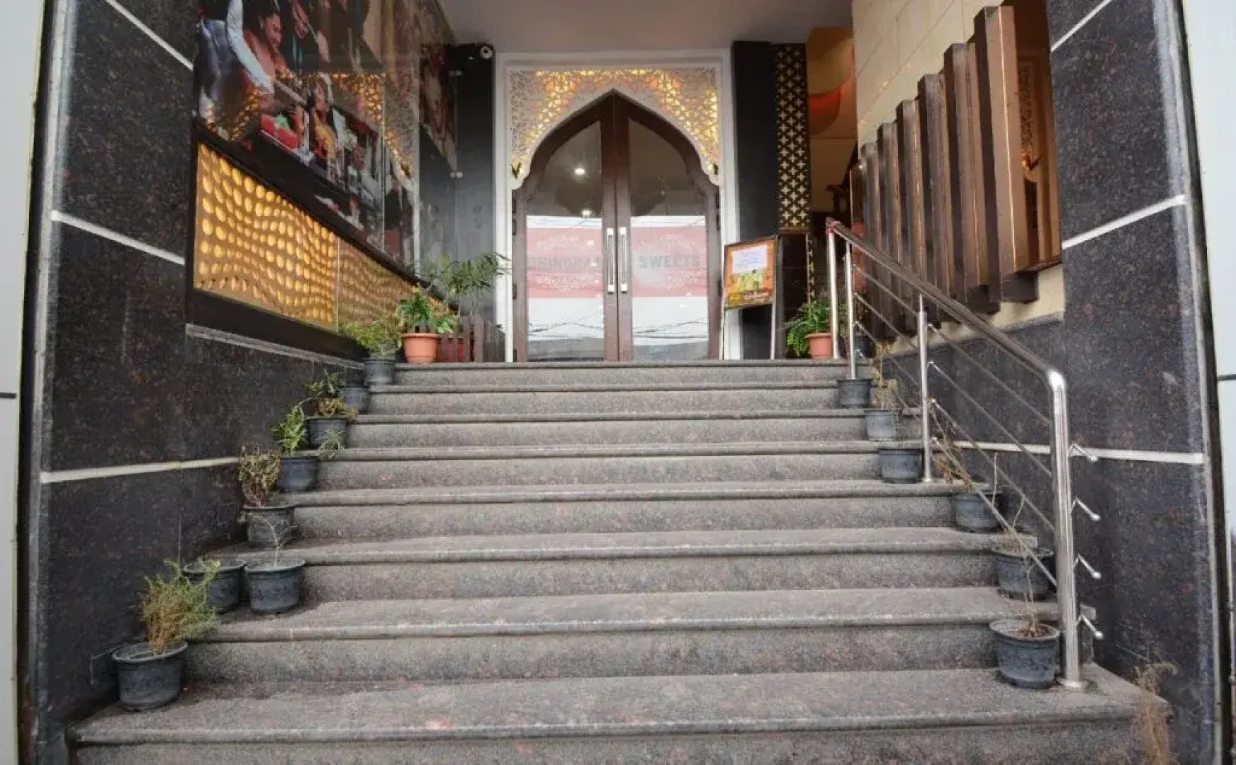 Hotel Dhingra By OYO Rooms