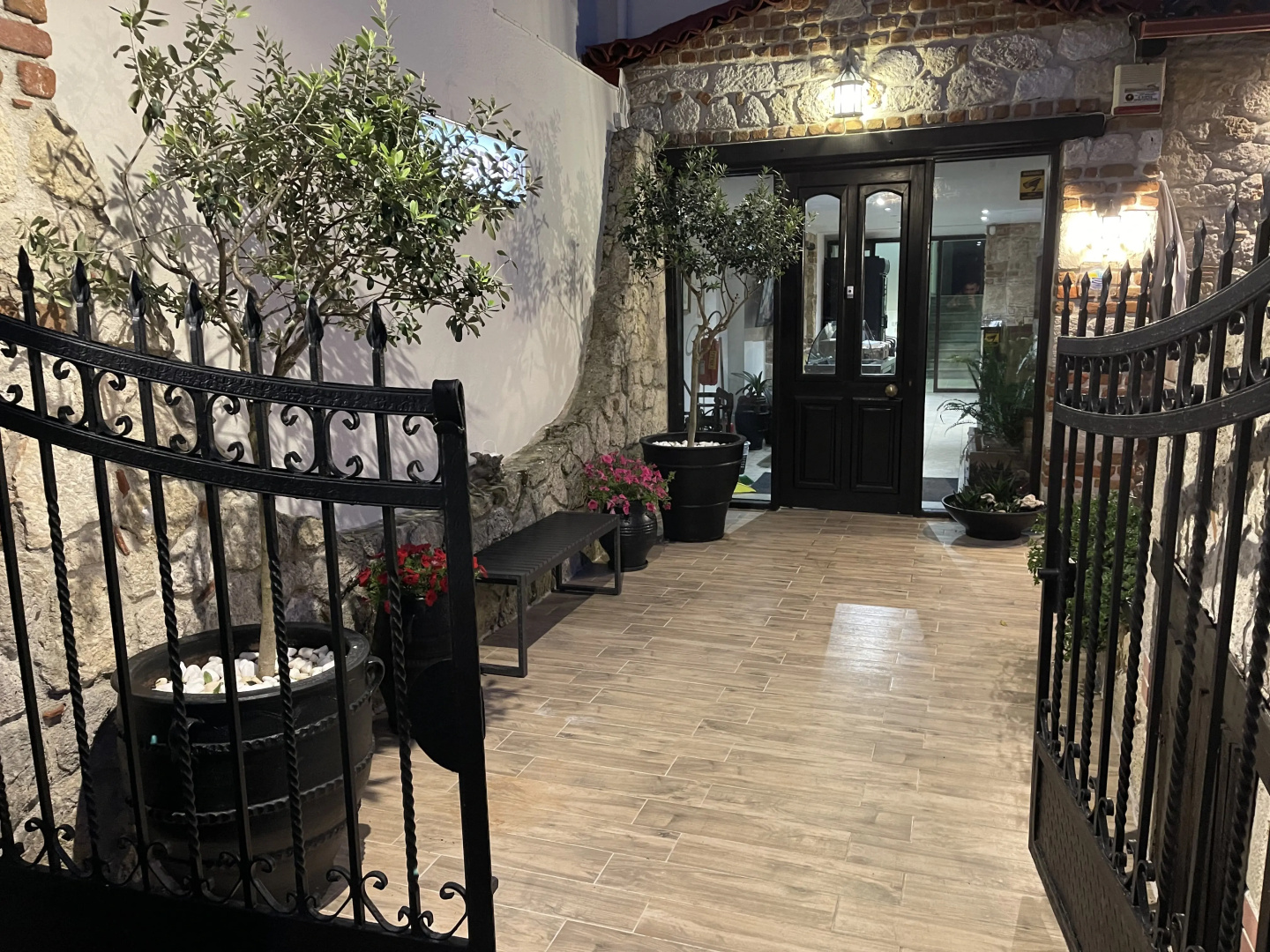 Samel Hotel