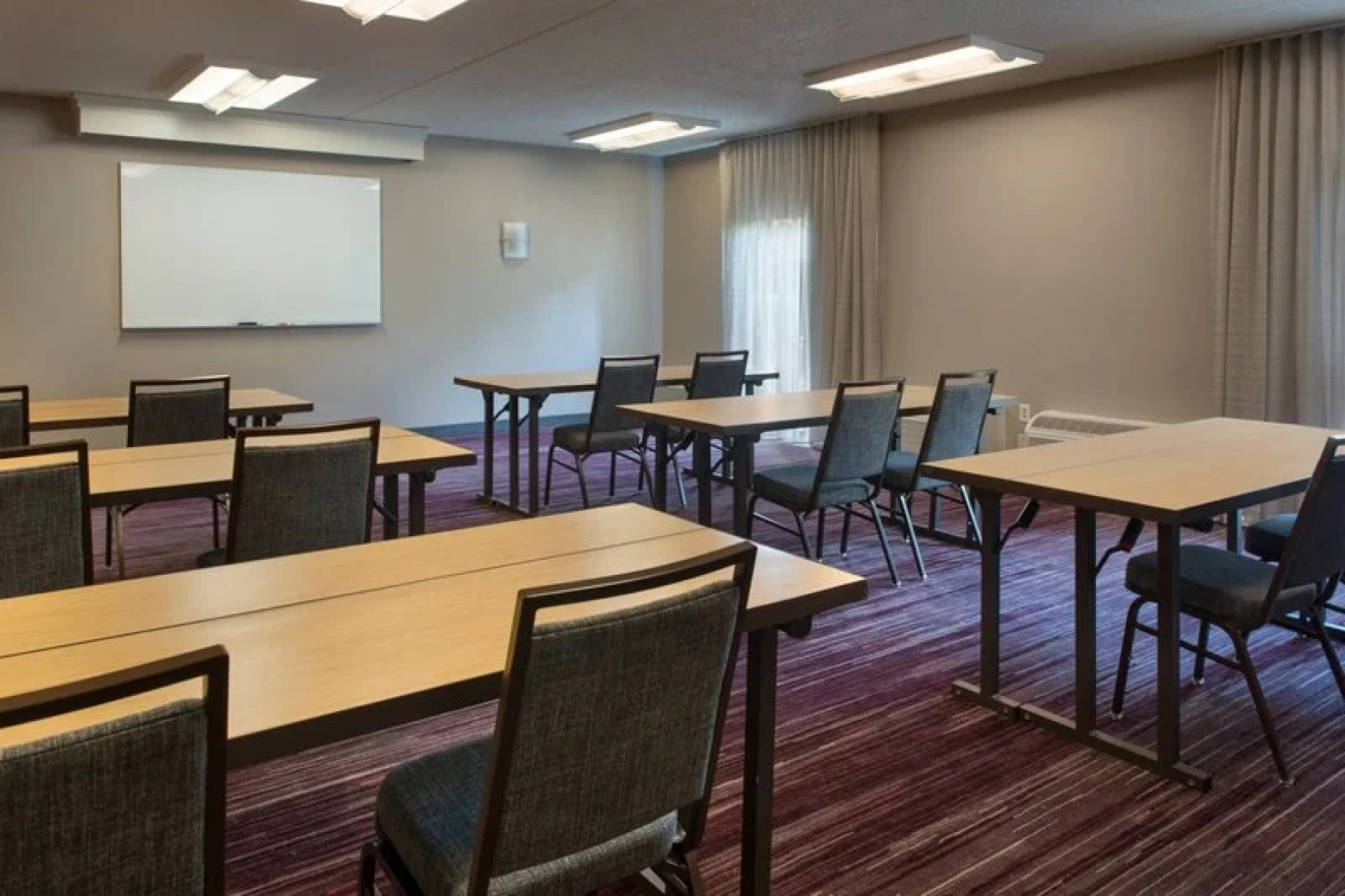 Courtyard Lincroft Red Bank